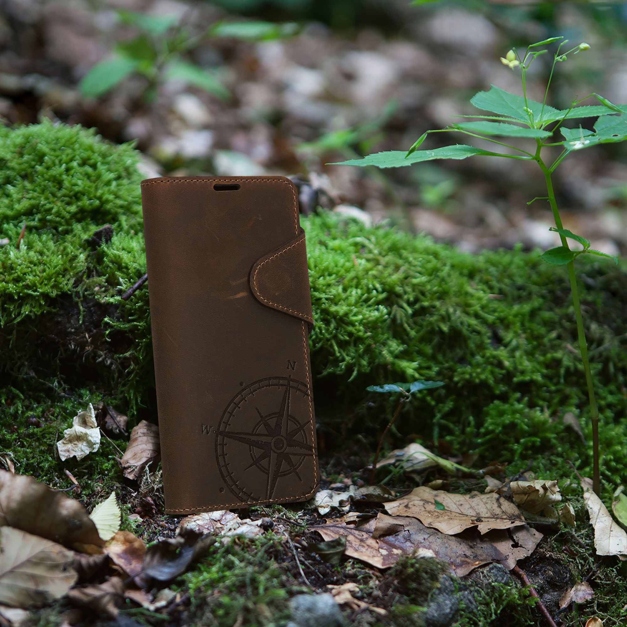 Flipové pouzdro kalibri pro Google Pixel 8 - hnědé Navigational Compass