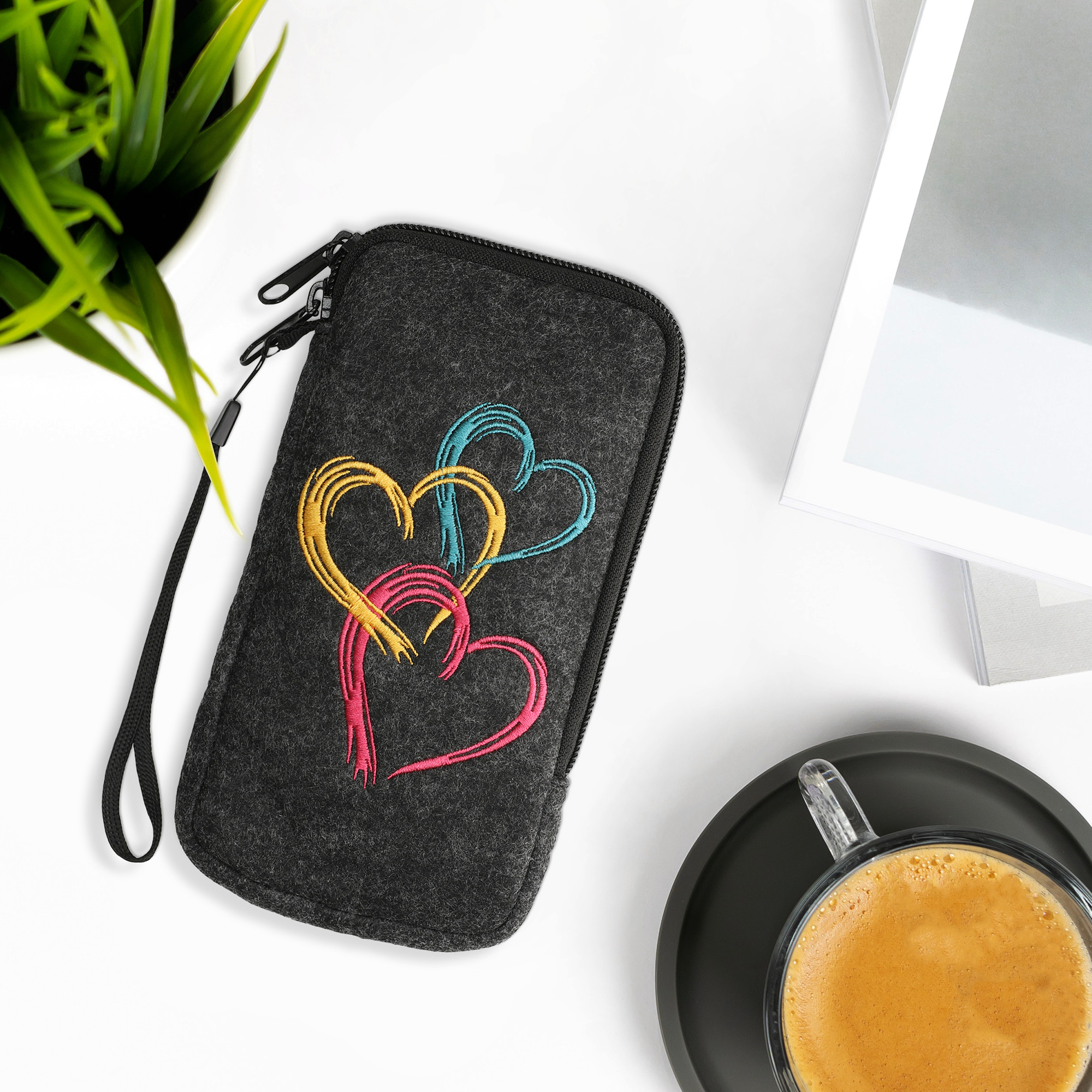 Univerzální pouzdro kwmobile na mobil XL 6,7/6,8" (17,2 x 8,4 cm) - motiv abstraktní malované srdce, tmavě růžová / oranžová / tmavě šedá
