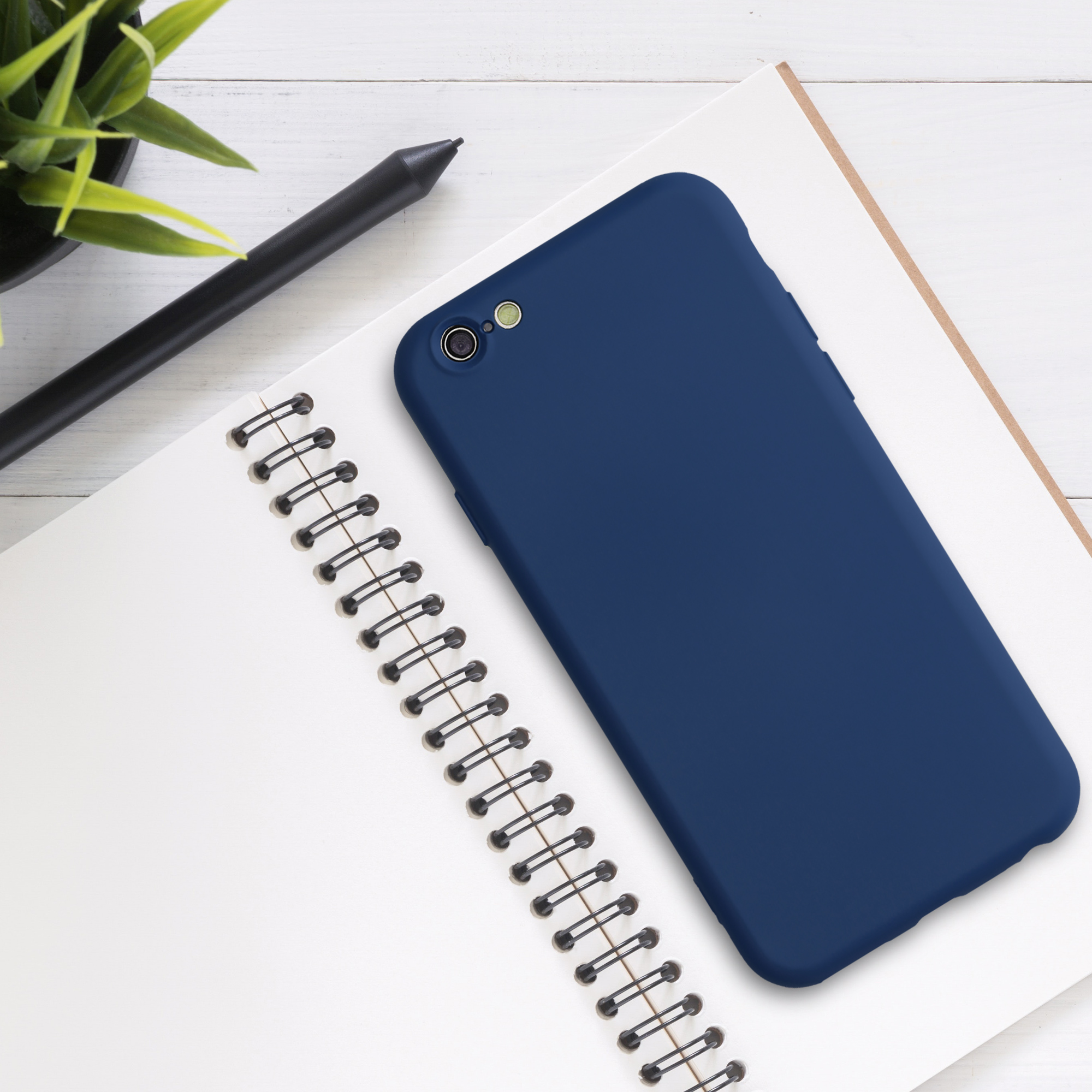 Silikonový kryt kwmobile pro Apple iPhone 6 / 6S - modrá, tmavě modrá