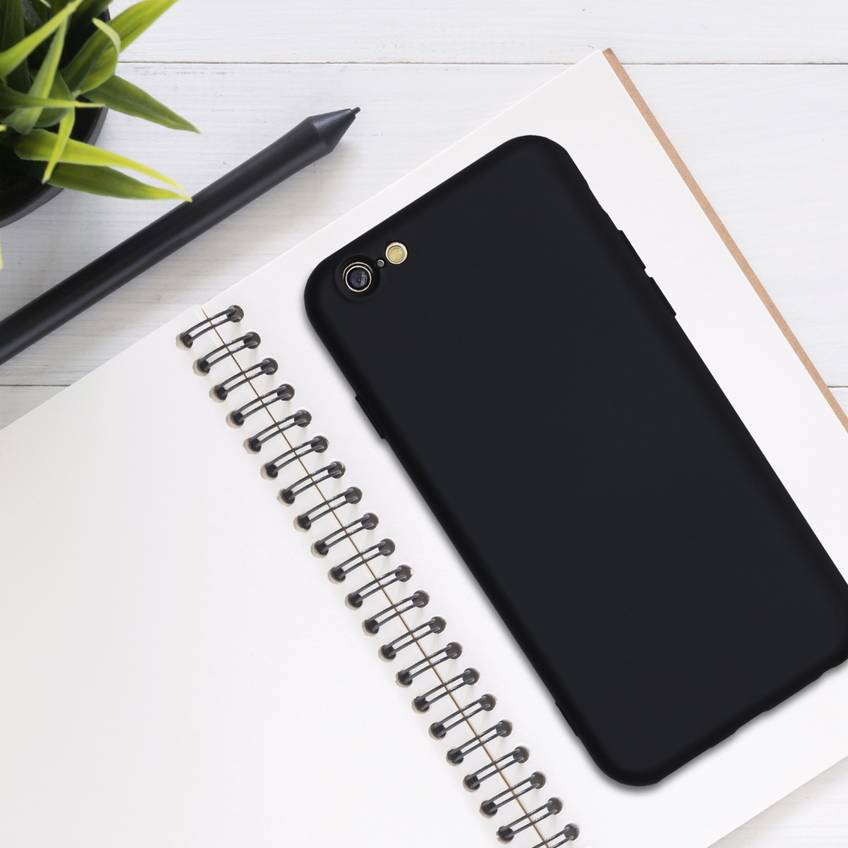 Silikonový kryt kwmobile pro Apple iPhone 6 / 6S - černá