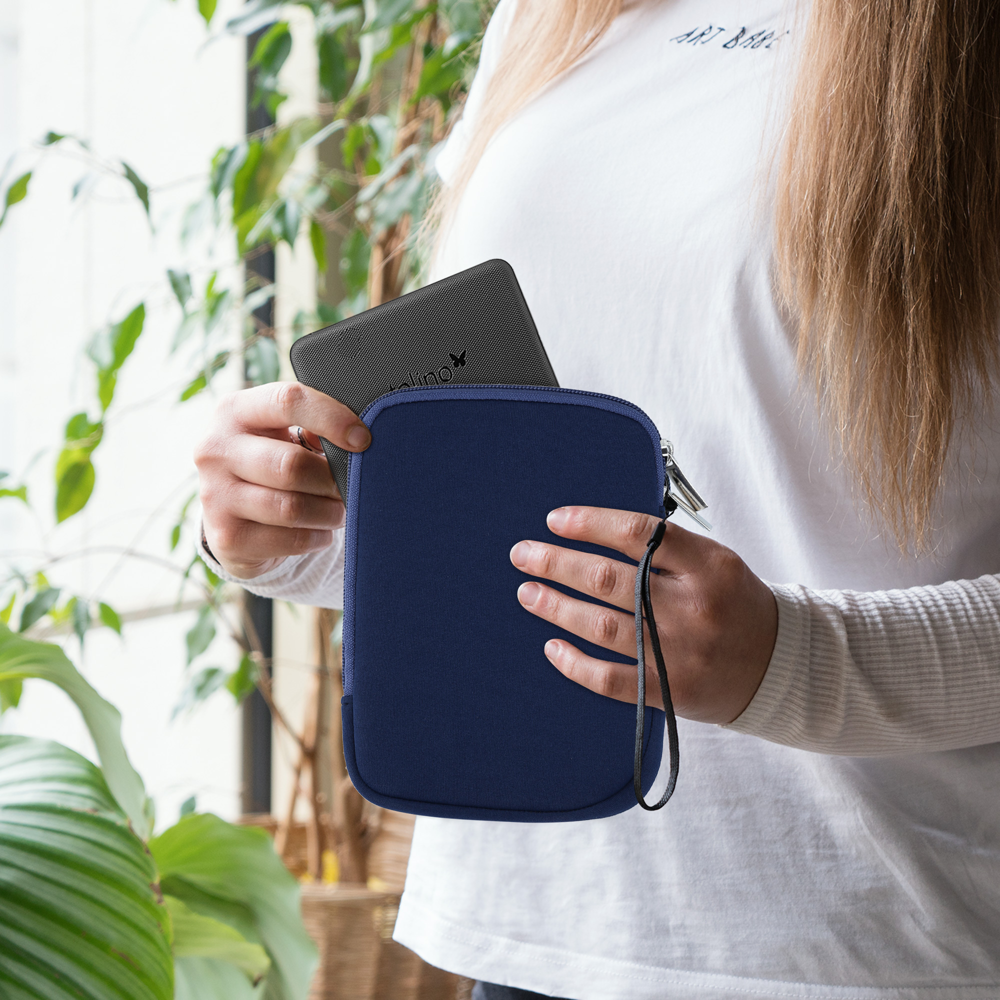 Neoprenové pouzdro na čtečku, velikost 6" kwmobile se zipem - tmavě modrá