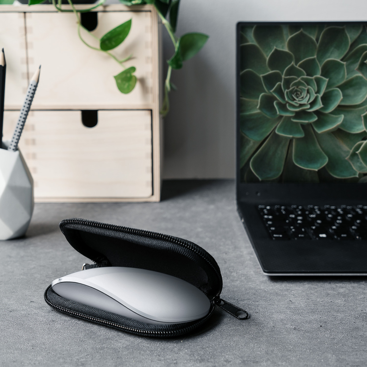 Pouzdro na myš pro Apple Magic Mouse 1 / 2 kwmobile se zipem neoprenové - bílá / černá