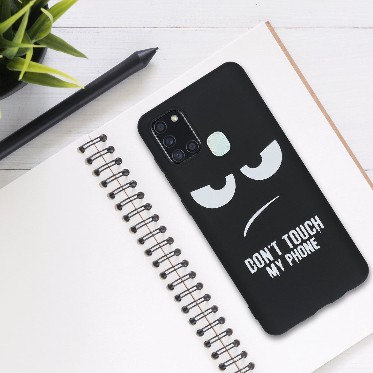 Kryt na mobil Samsung Galaxy A21s kwmobile motiv Don't Touch My Phone - White / Black