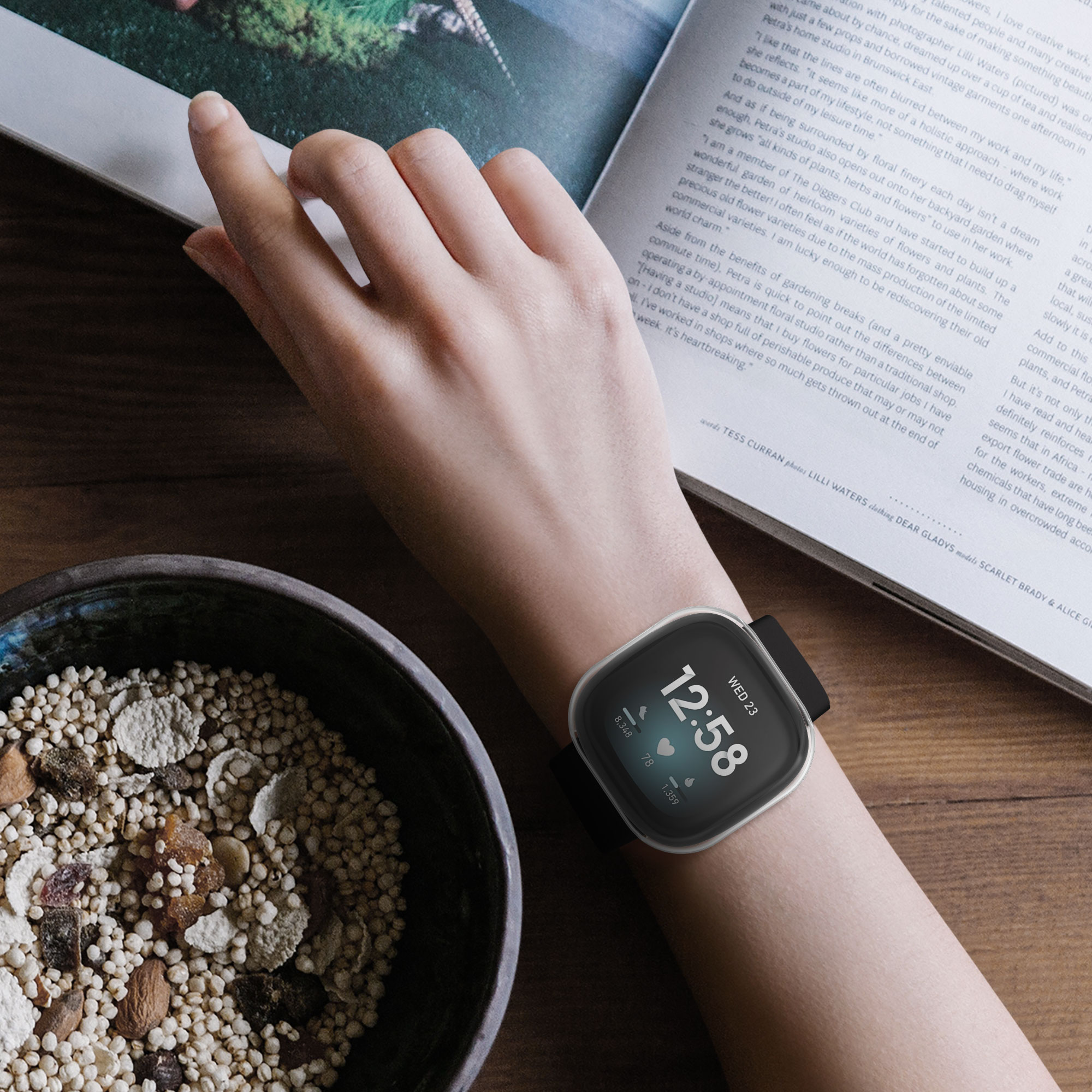 2 ks Ochranný kryt na hodinky kwmobile pro Fitbit Versa 3 / Sense - černá / transparentní