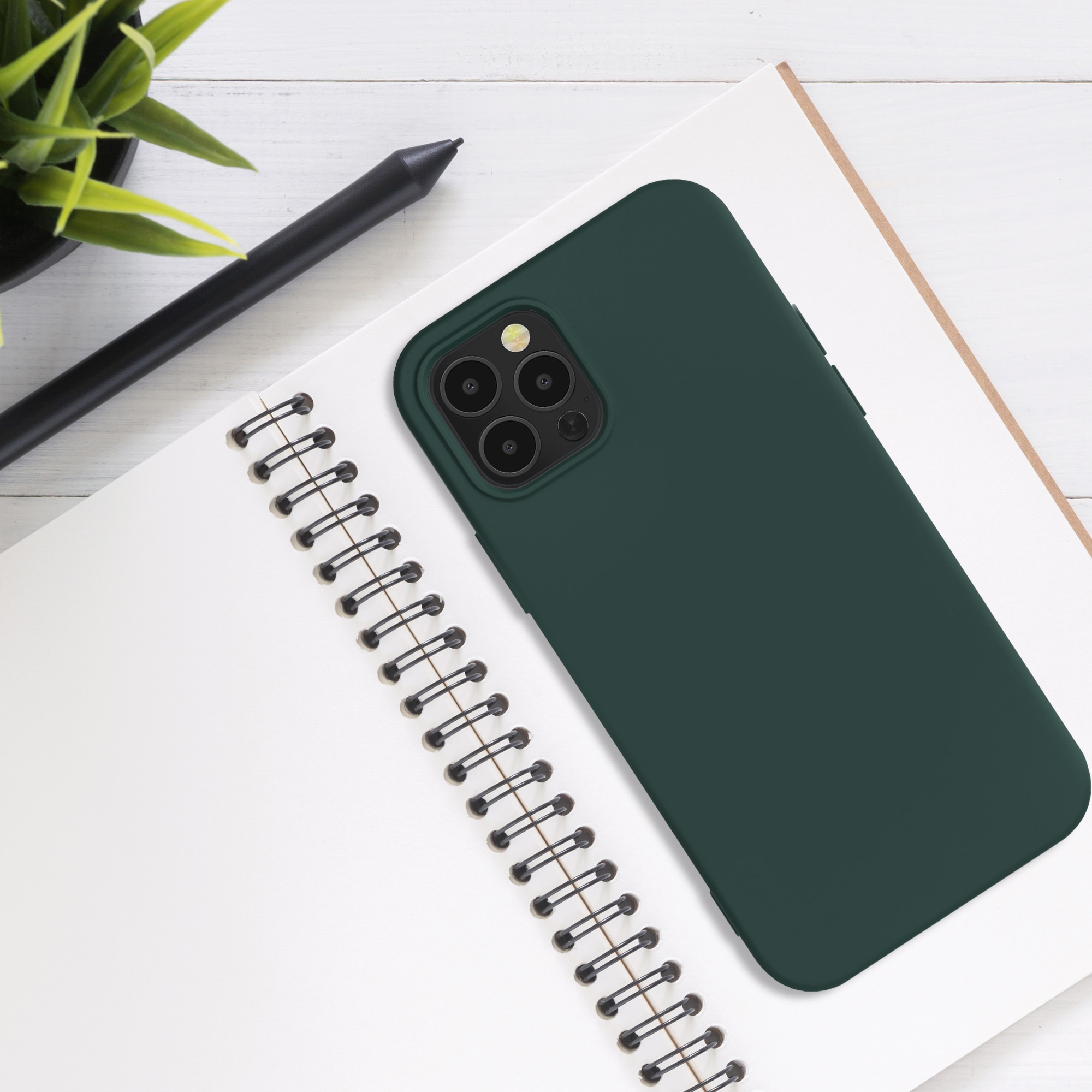 Kryt na mobil kwmobile iPhone 12 / iPhone 12 Pro Case - mechově zelená