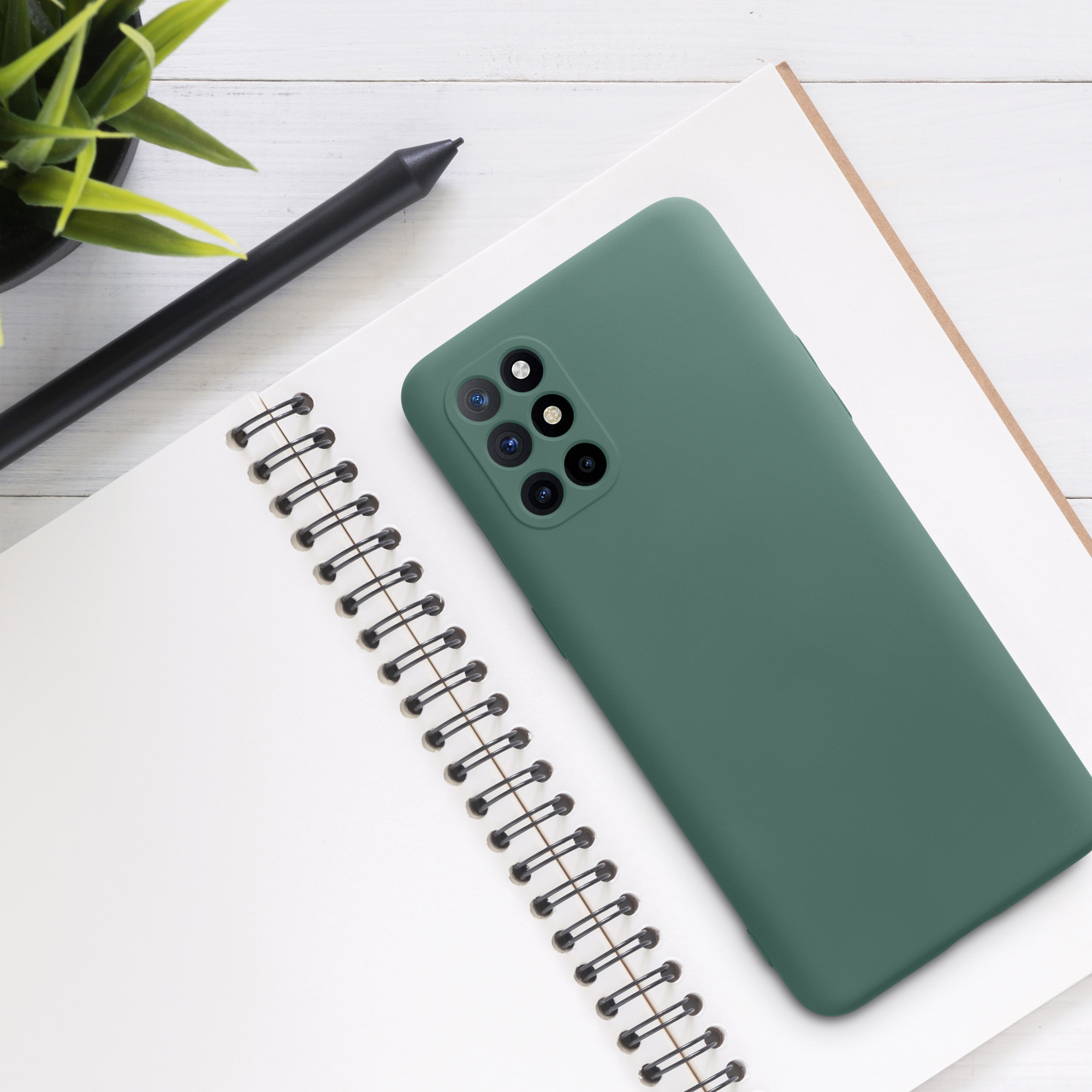 Kryt na mobil OnePlus 8T kwmobile TPU lesní zelená