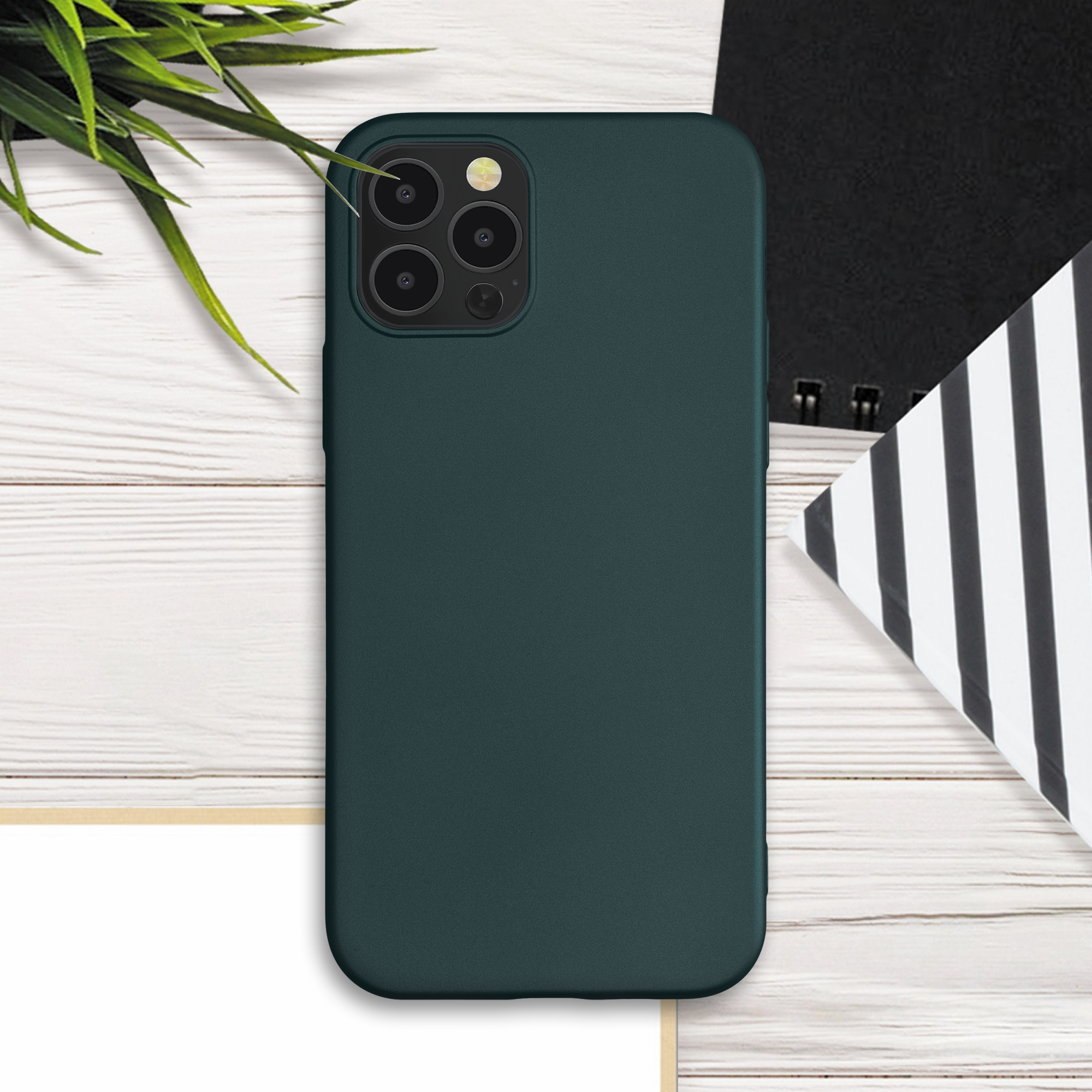 Metalický kryt kwmobile pro iPhone 12 / iPhone 12 Pro - metalická tyrkysová