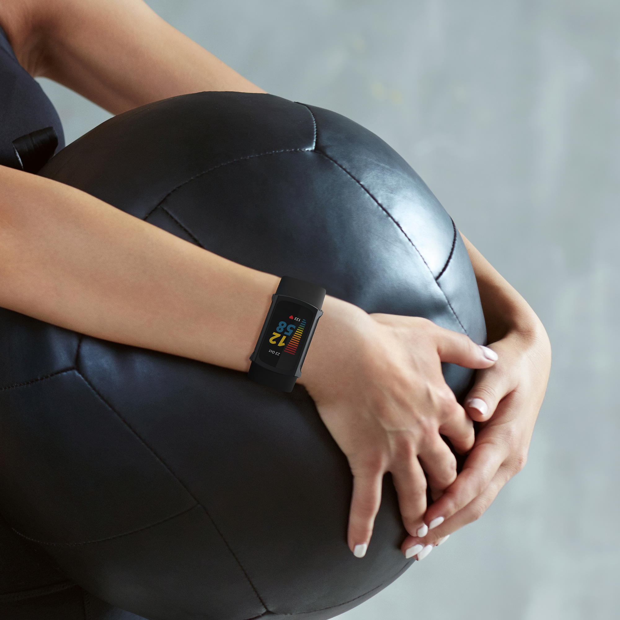 2x Ochranný obal na fitness tracker kwmobile pro Fitbit Charge 6 / Charge 5 - černá / stříbrná