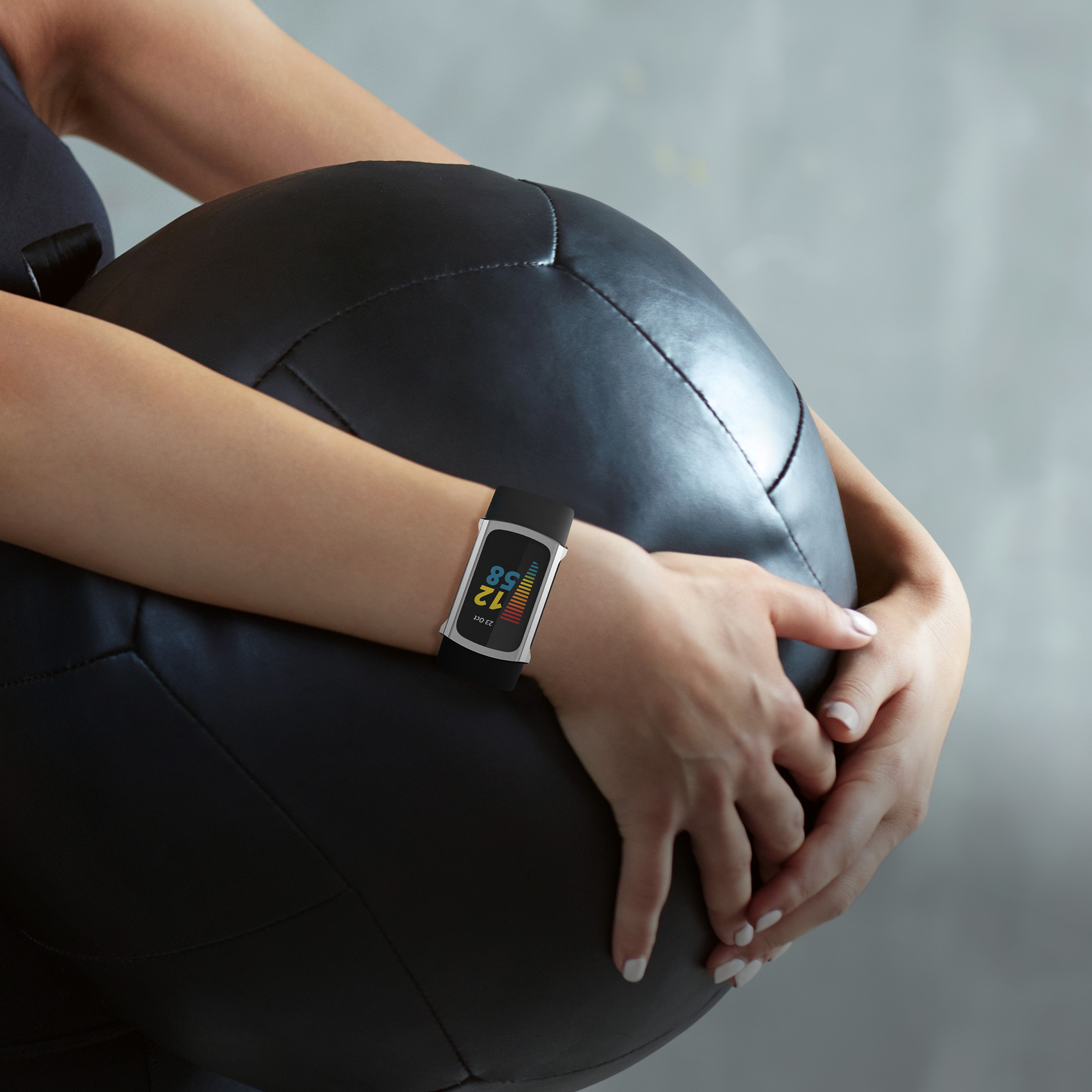 2x obal s ochranným sklem pro Fitbit Charge 6 / Charge 5 kwmobile silikonové - stříbrná / tmavě šedá