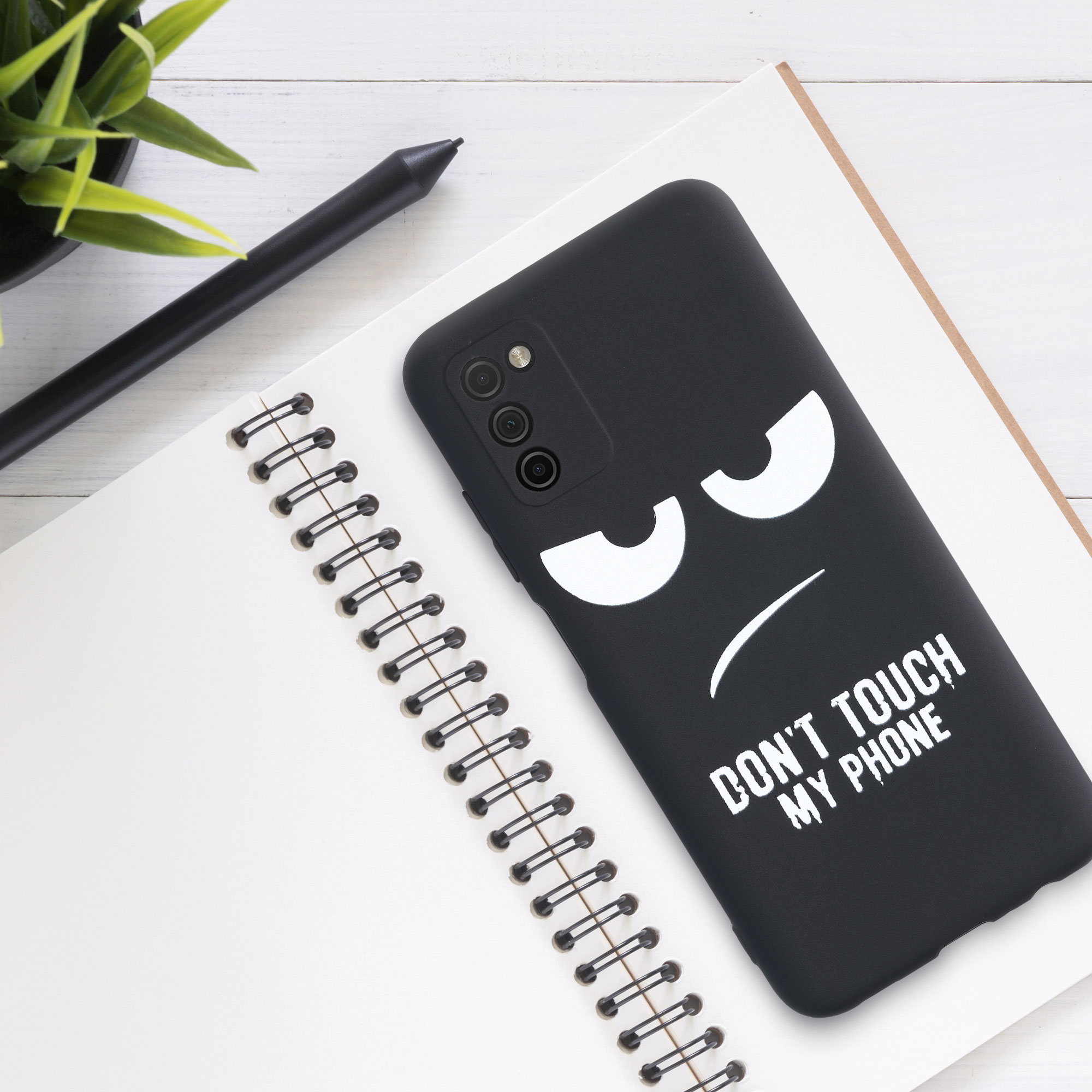 Kryt na mobil Samsung Galaxy A03s kwmobile Motiv Don't Touch My Phone bílo-černý