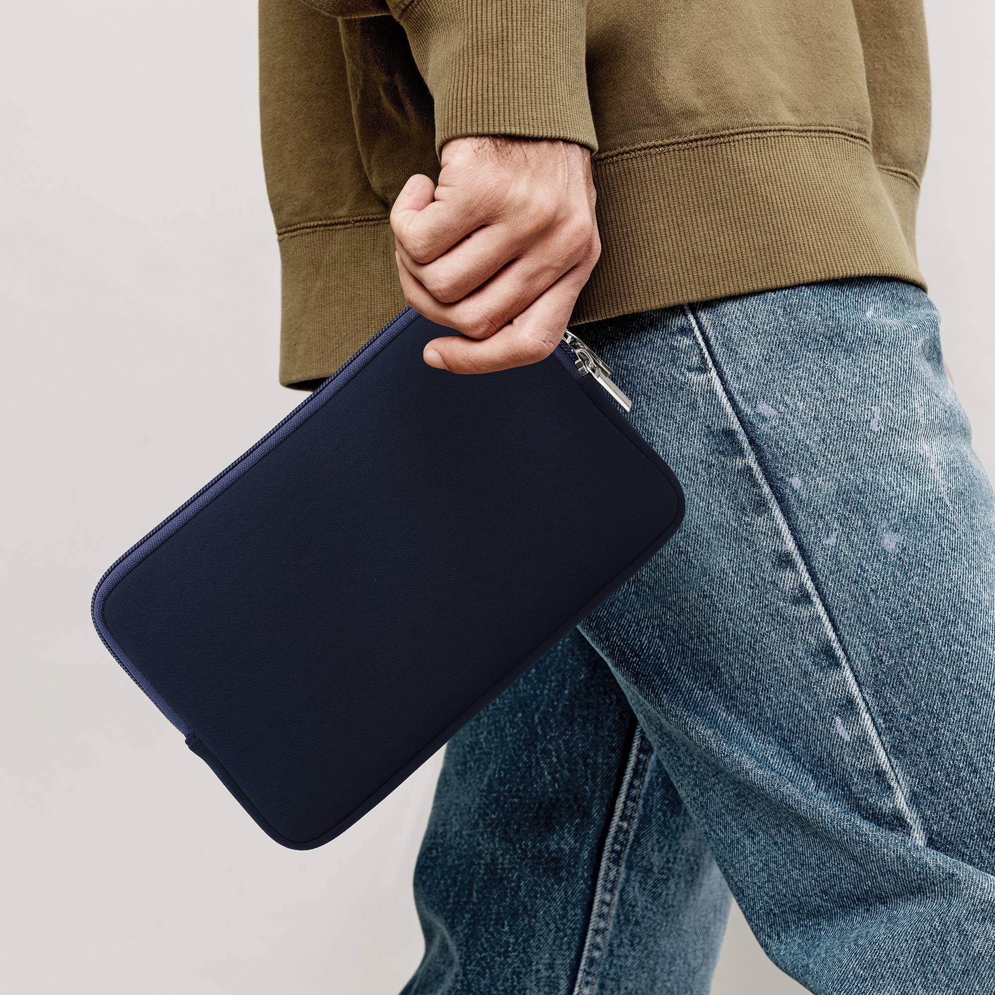 Neoprenové pouzdro tablet kwmobile 8"-8,4"" tmavě modrá