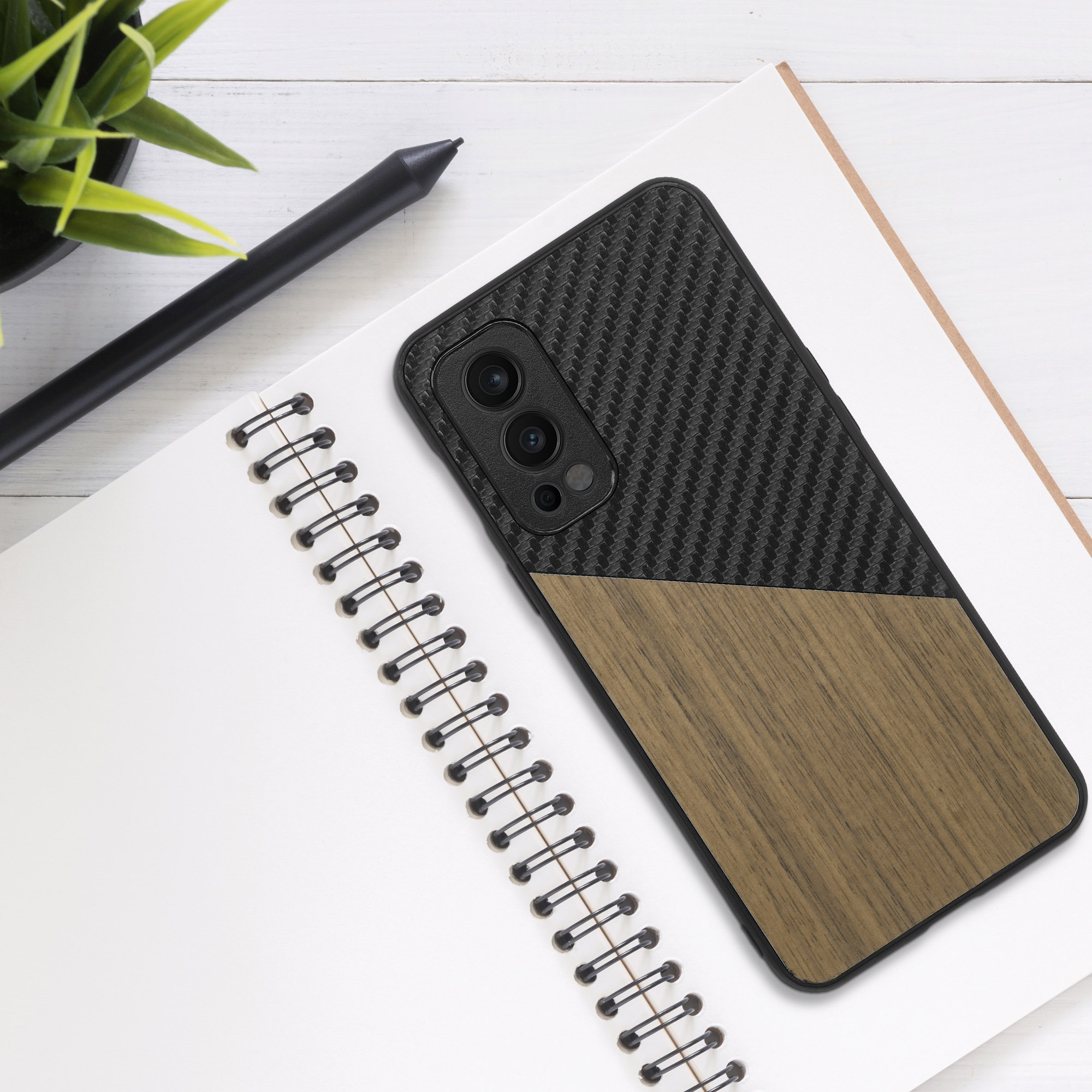 Kwmobile Dřevěný kryt OnePlus Nord 2 5G tmavě hnědá / černá
