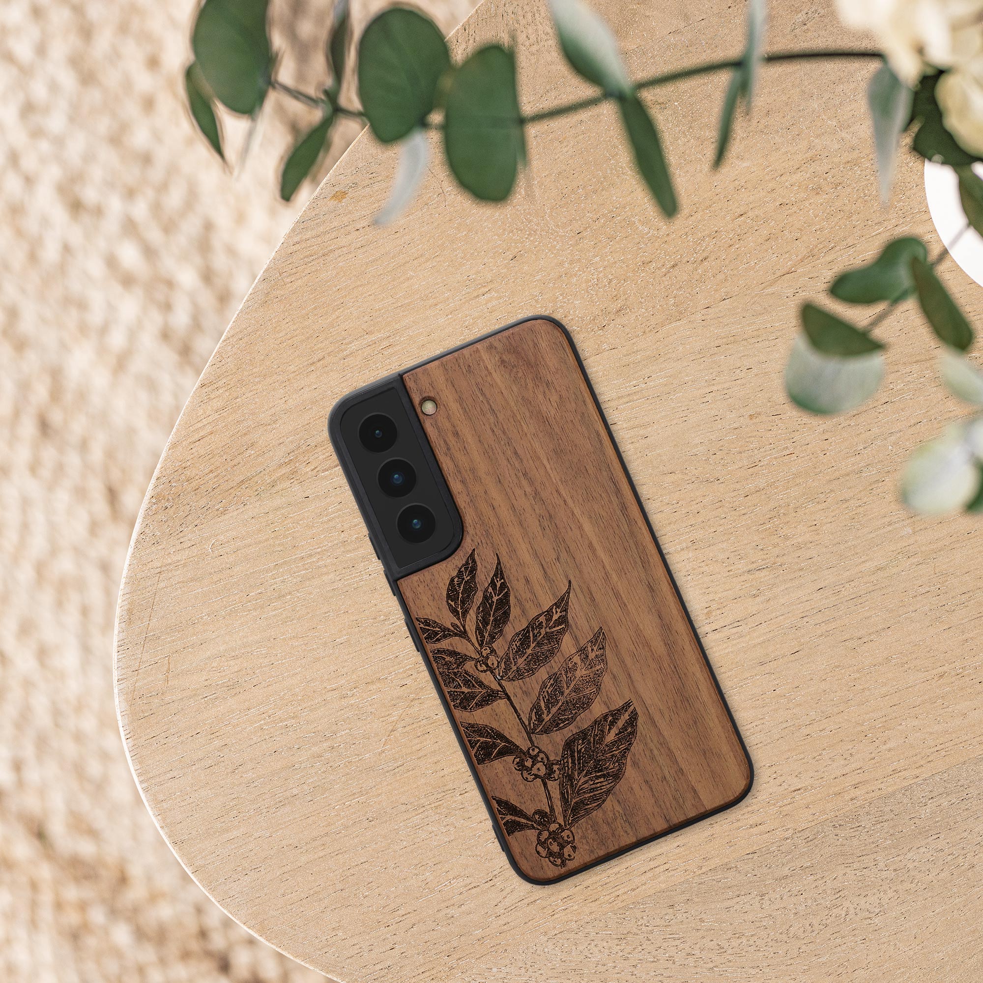 Dřevěný kryt na mobil Galaxy S22 kwmobile hnědý
