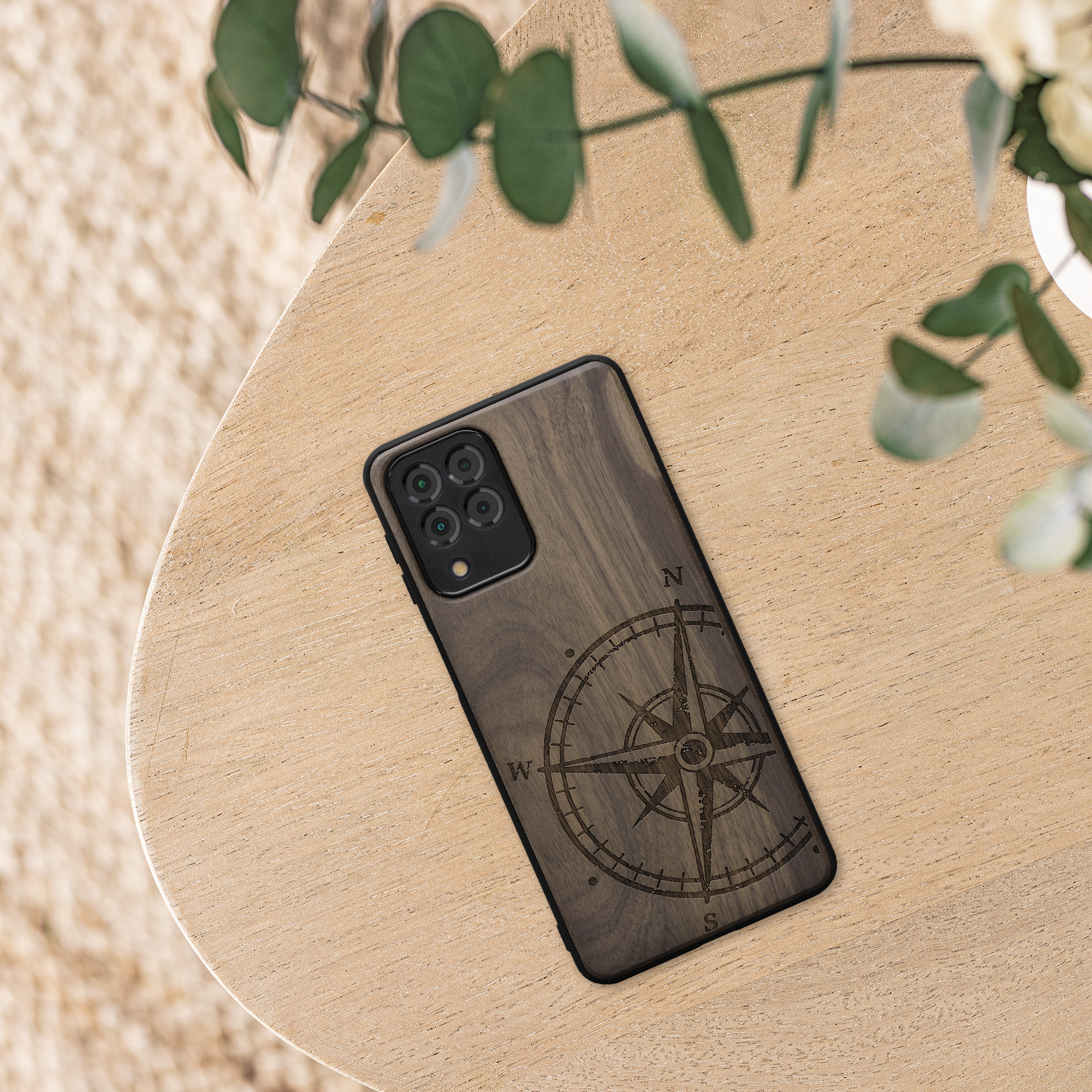 Dřevěný kryt na mobil Samsung Galaxy M53 5G kwmobile tmavě hnědý