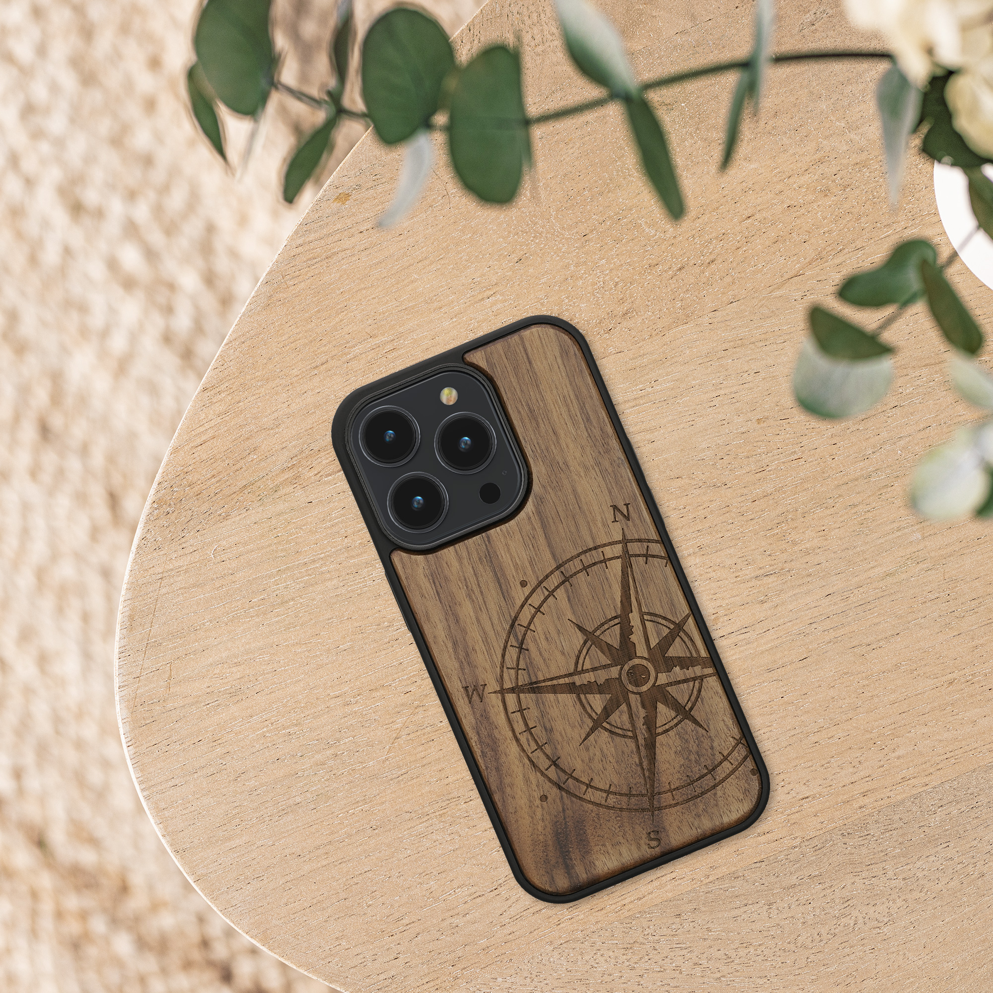 Kryt kwmobile dřevo iPhone 14 Pro tmavě hnědá