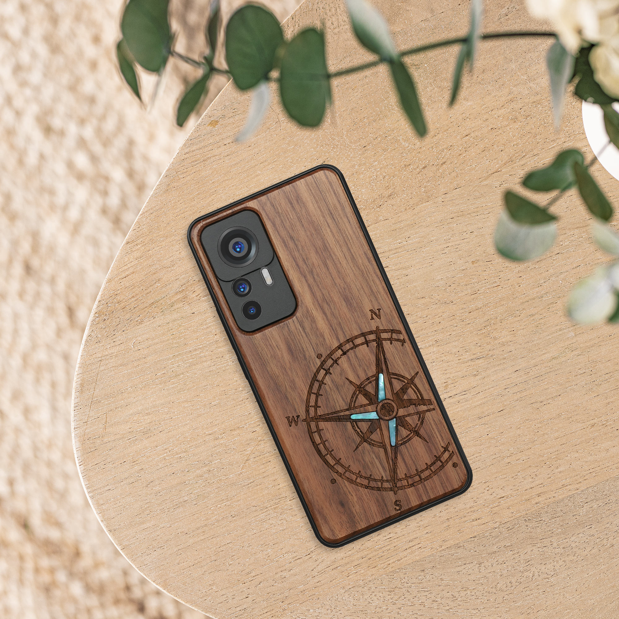 Kryt na mobil Xiaomi 12T / 12T Pro kwmobile dřevěný tmavě hnědá
