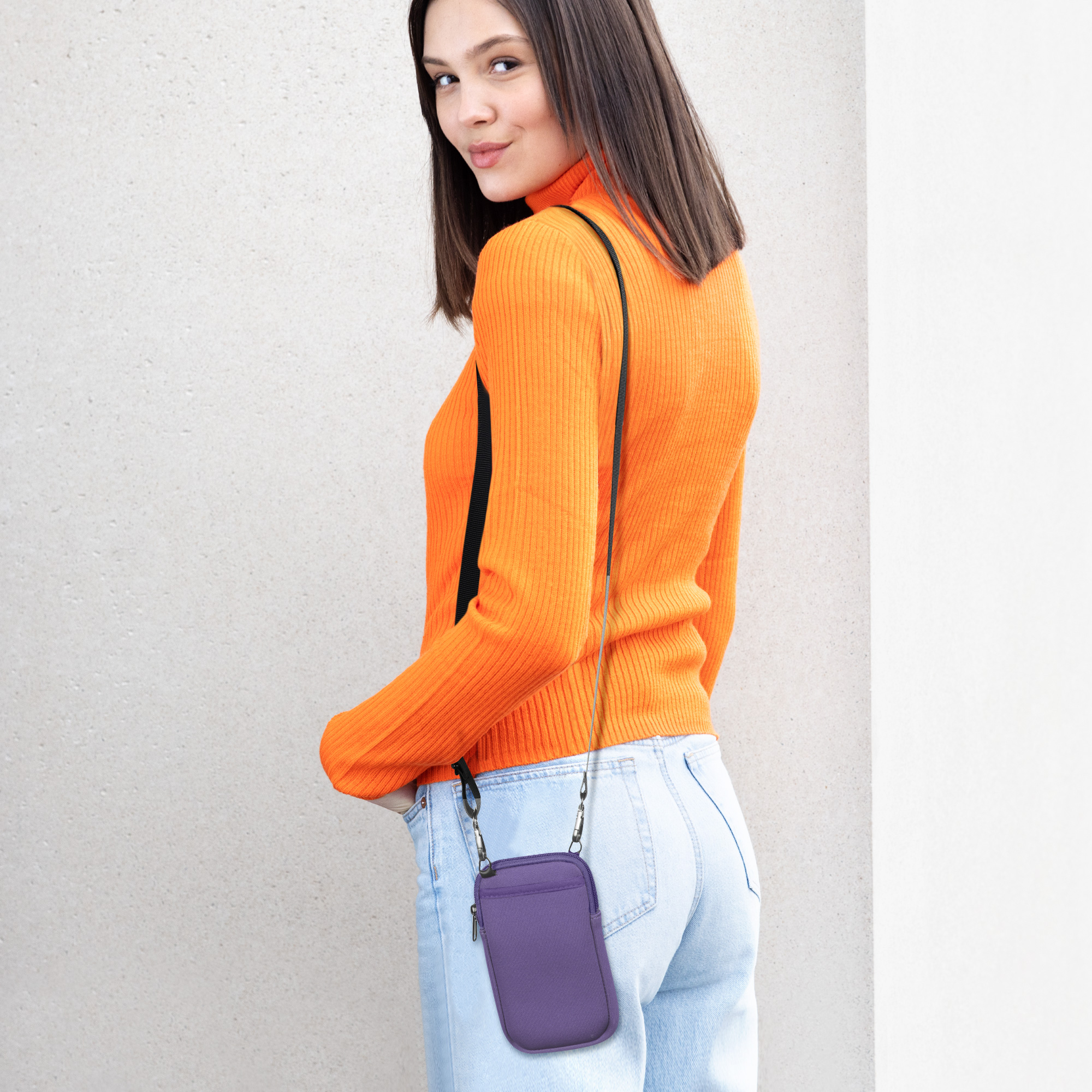 Neoprenové crossbody pouzdro na telefon XXL kwmobile - levandulová