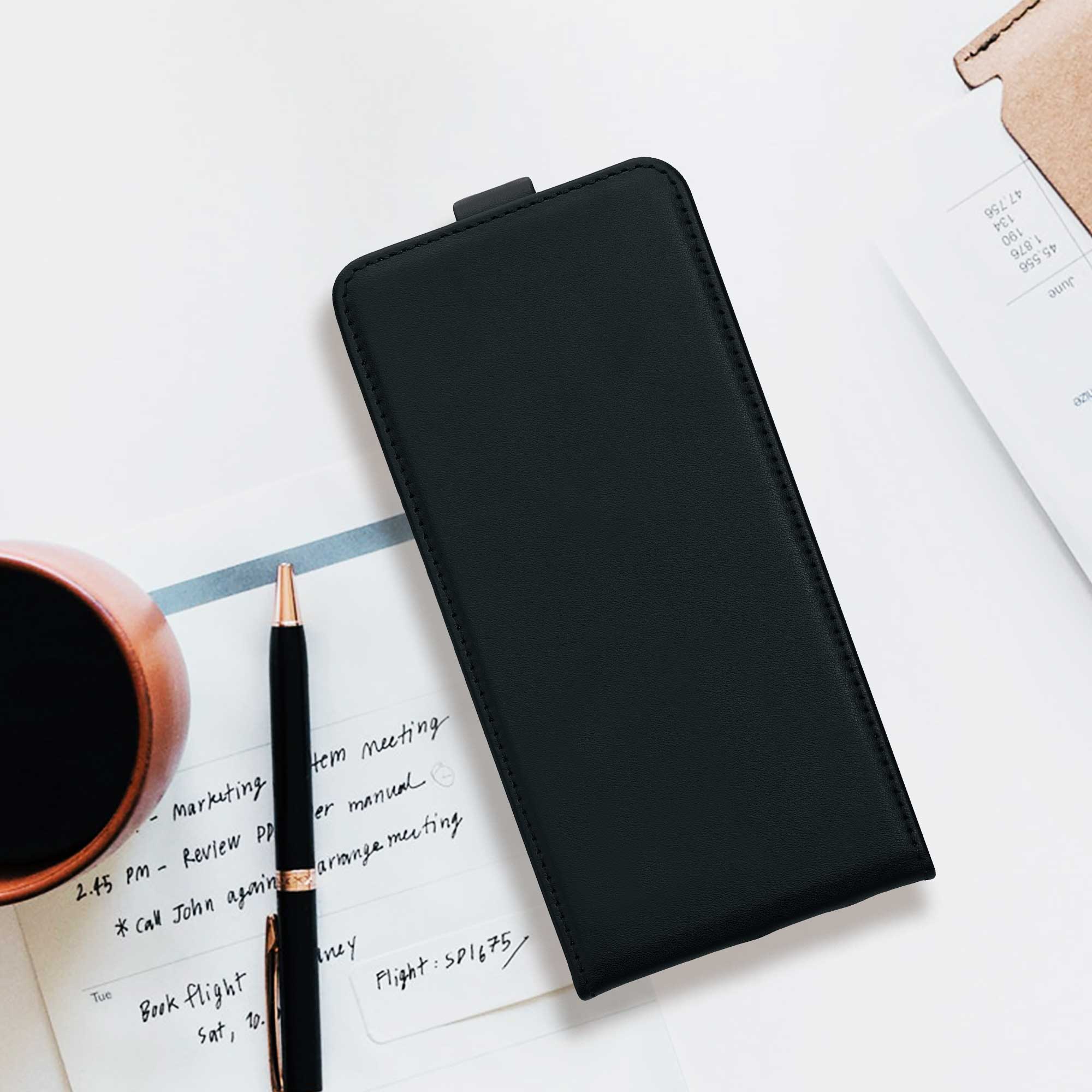 Vertikální flipové pouzdro pro Samsung Galaxy A37 5G kwmobile z eko kůže - černá