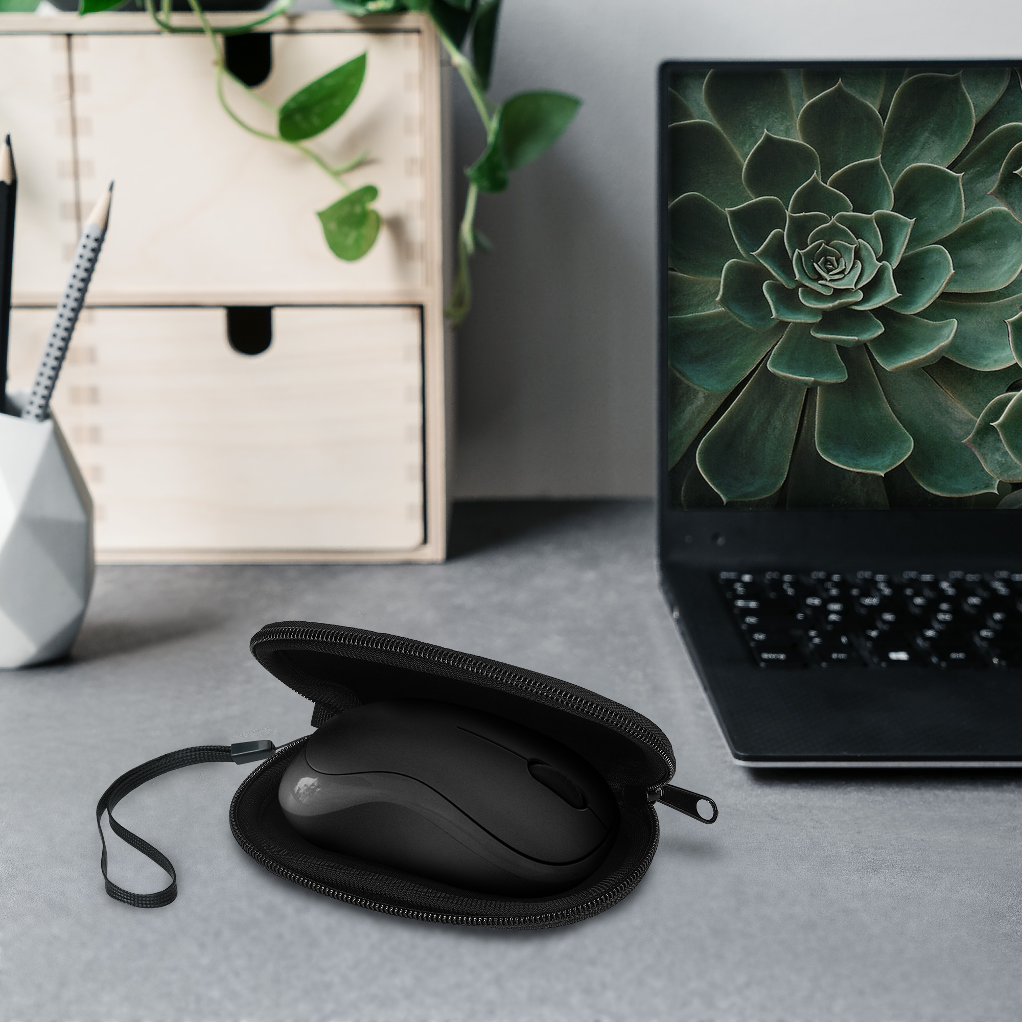 Pouzdro na myš kwmobile pro Logitech M240 SILENT / M325S, černá