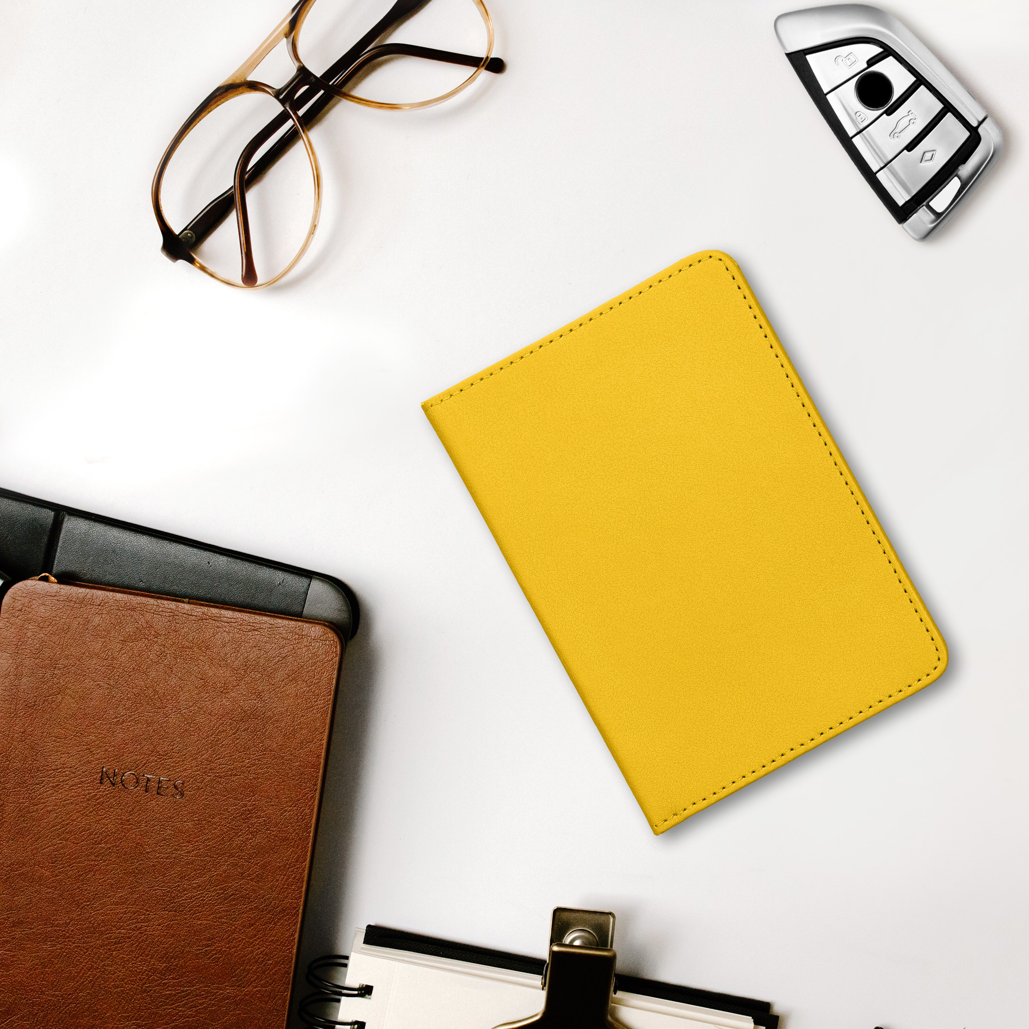 Obal na doklady od auta kwmobile 12 x 17,5 cm / 9,2 x 13 cm PU kůže - žlutá