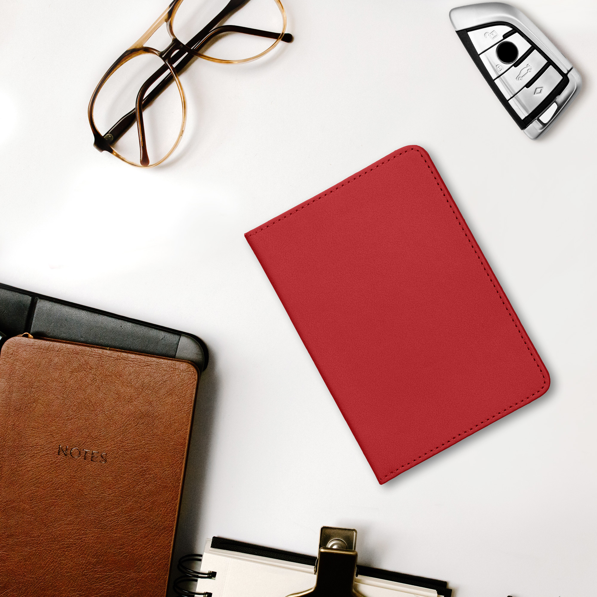 Obal na doklady od auta kwmobile 12 x 17,5 cm / 9,2 x 13 cm PU kůže - tmavě červená
