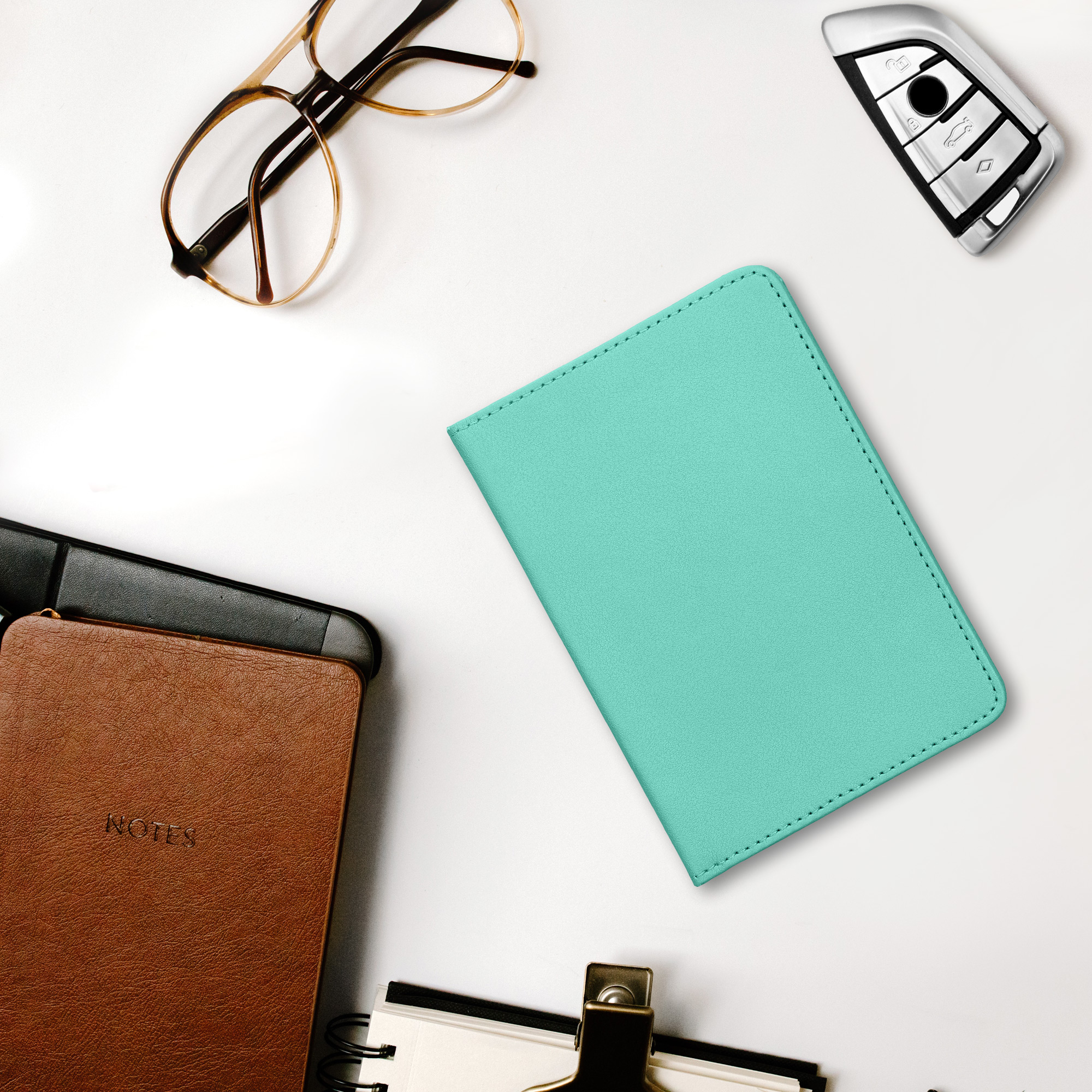 Obal na doklady od auta kwmobile 12 x 17,5 cm / 9,2 x 13 cm PU kůže - mátová