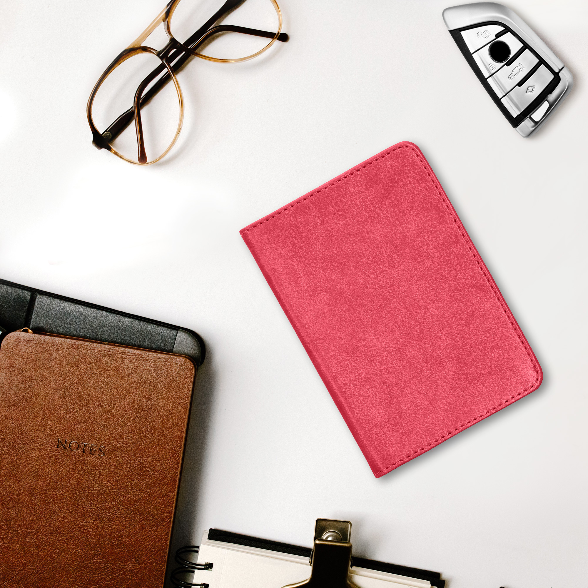 Obal na doklady od auta kwmobile PU kůže - 12 × 17,5 cm otevřené / 9,2 × 13 cm složené - neonově růžová