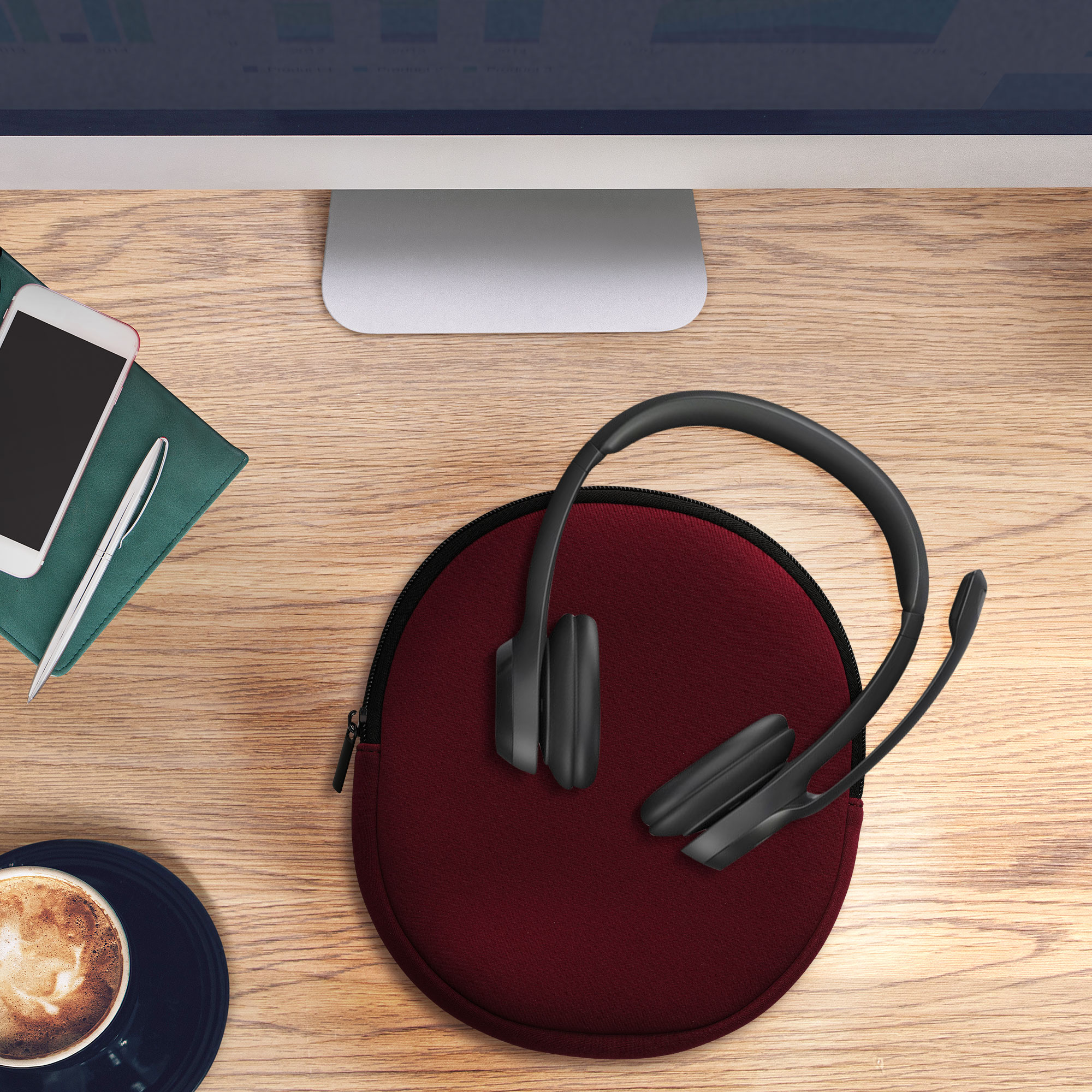 Pouzdro na sluchátka kwmobile pro H390 - Over-Ear Headset Storage Pouch - Soft Travel Carry Bag Berry
