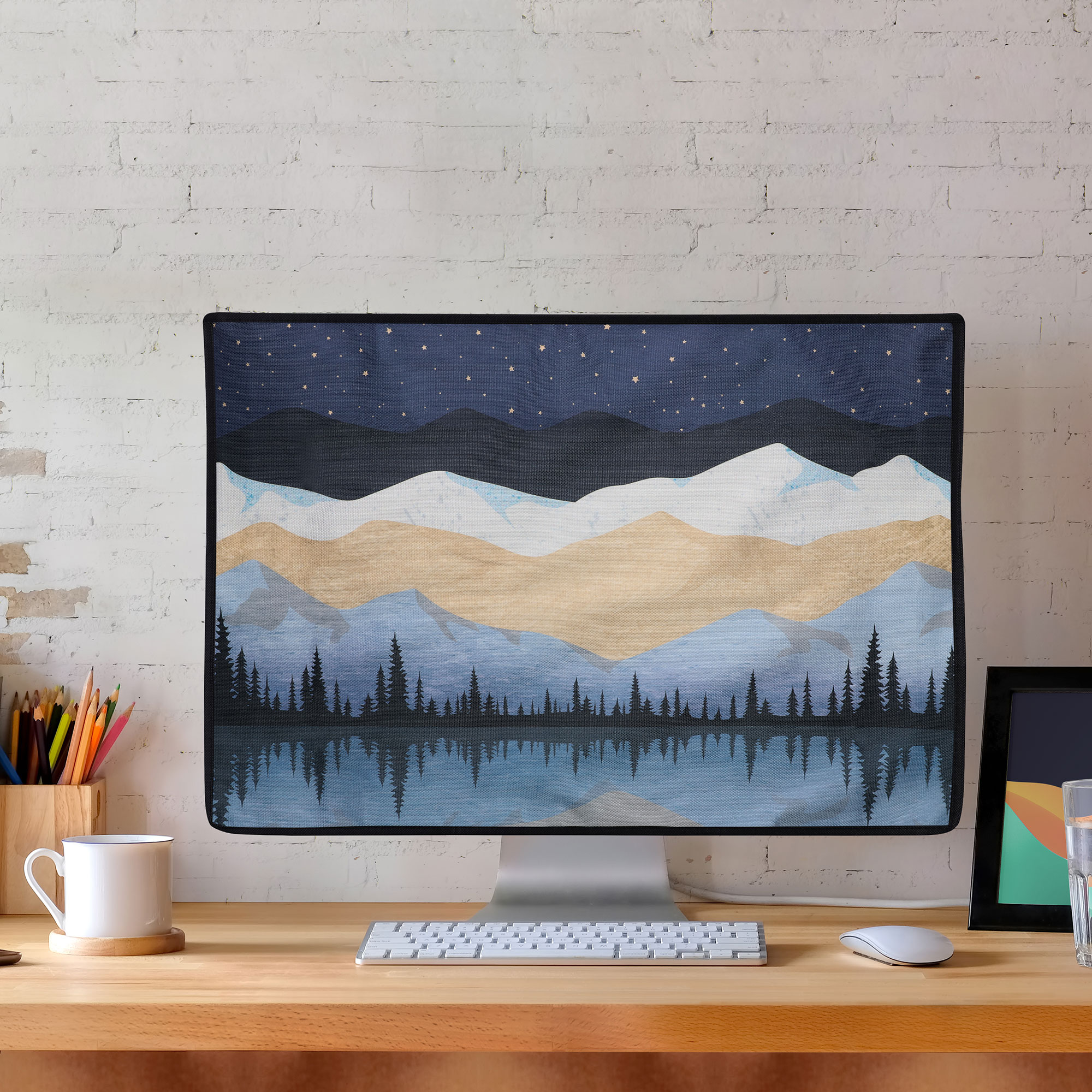 Ochranný kryt proti prachu pro 31-32" monitor kwmobile - motiv hvězdná noc u jezera bílá / světle hnědá / tmavě modrá