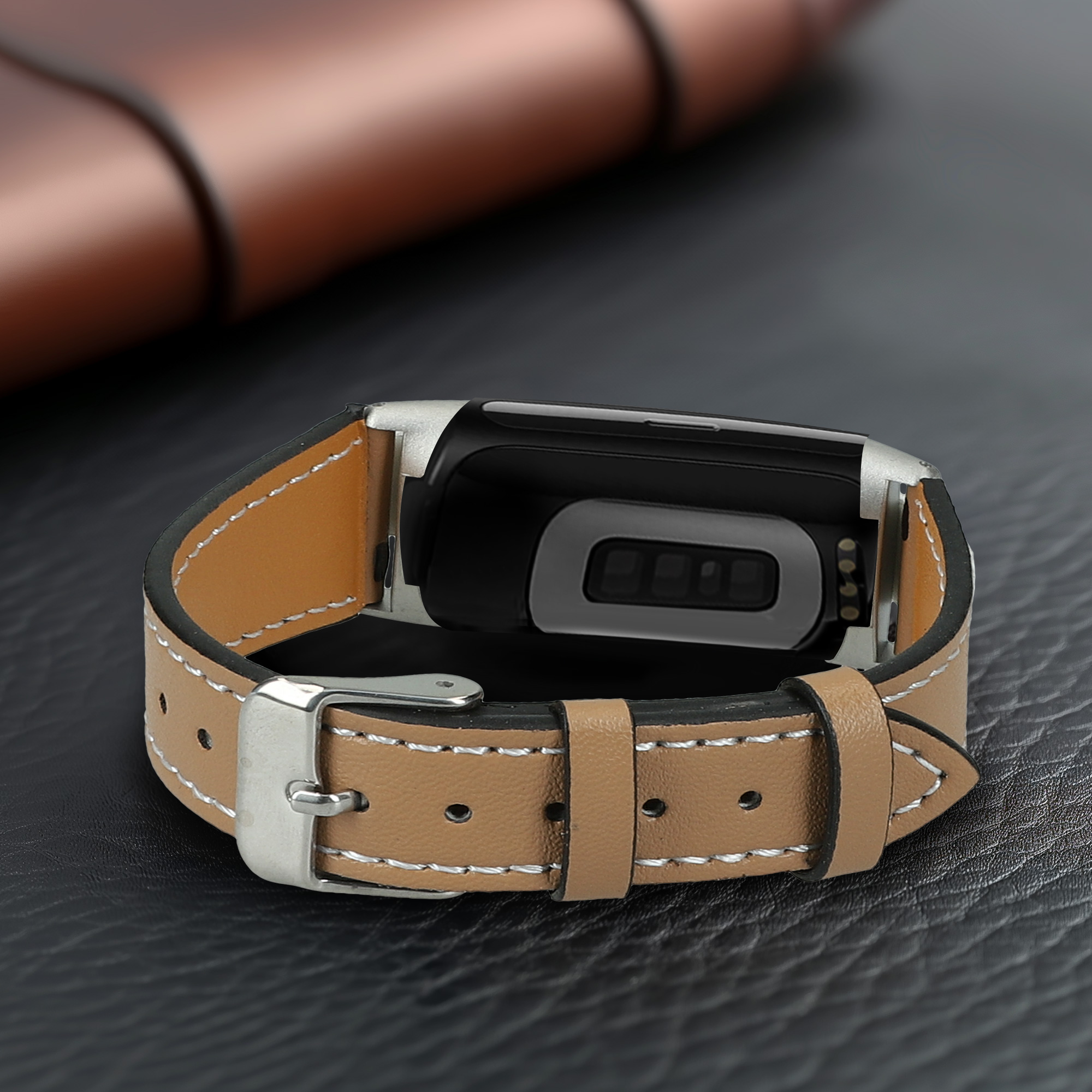 Řemínek na chytré hodinky kwmobile pro Fitbit Charge 6 / Charge 5 - světle hnědá