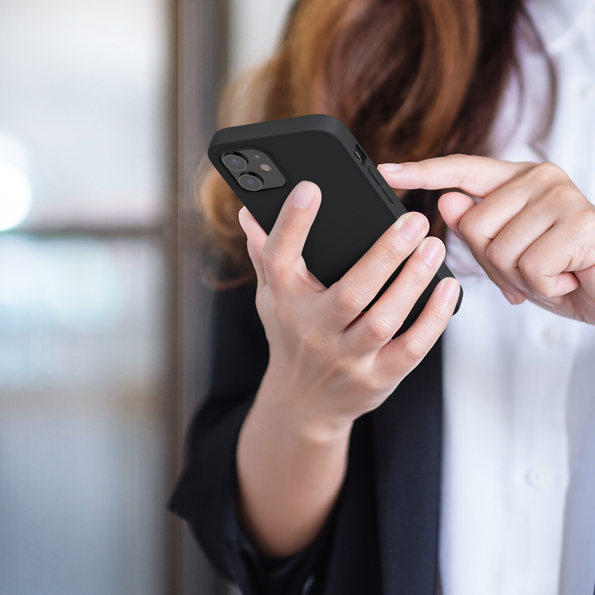 Silikonový kryt kwmobile pro iPhone 12 mini - černá matná