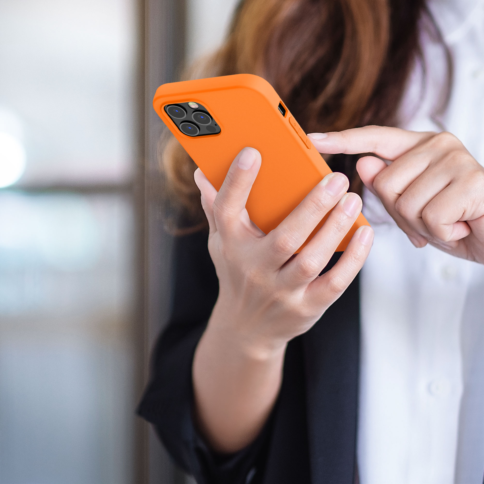 Silikonový kryt kwmobile pro iPhone 12 Pro Max - ovocná oranžová