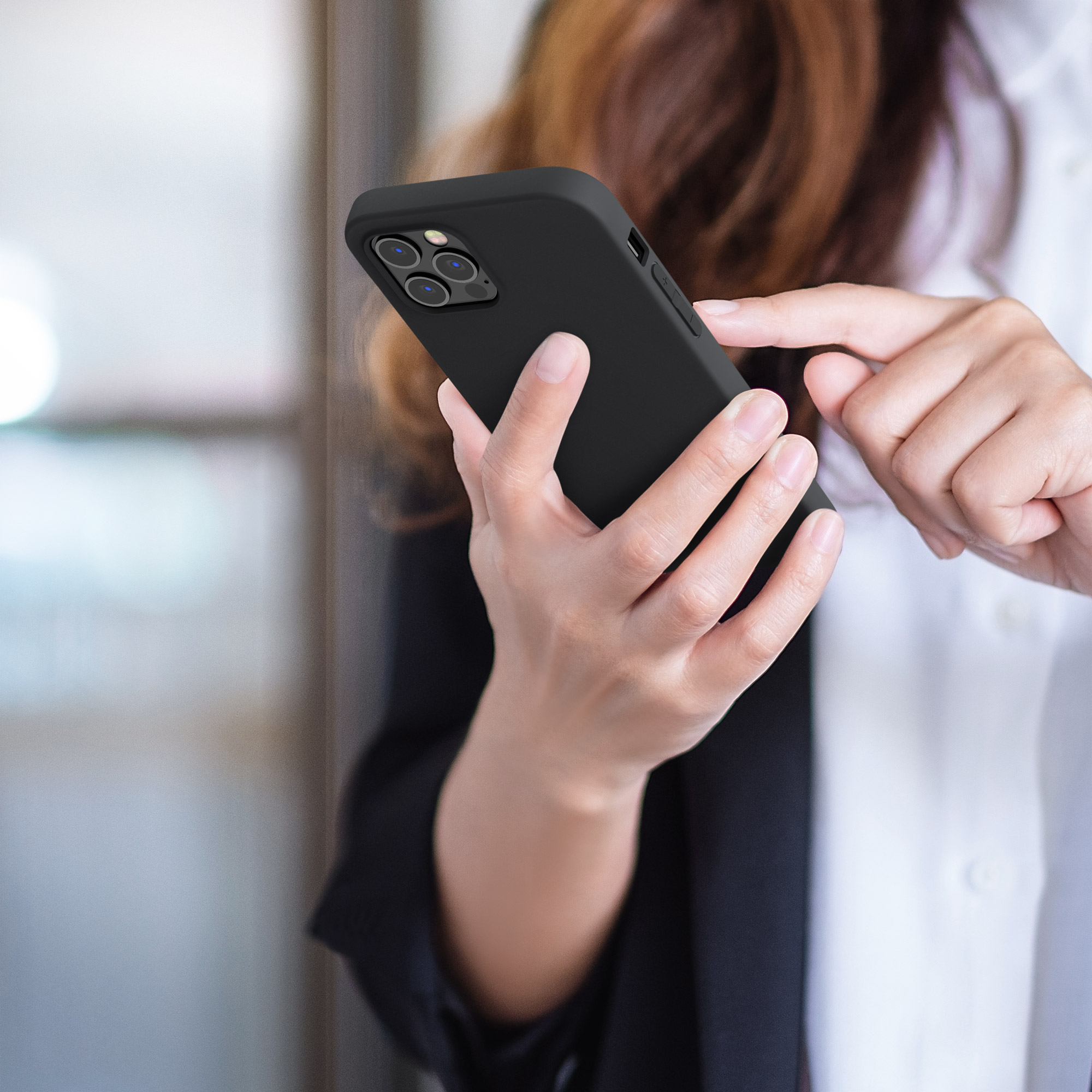 Silikonový kryt kwmobile pro iPhone 12 Pro Max - černá matná