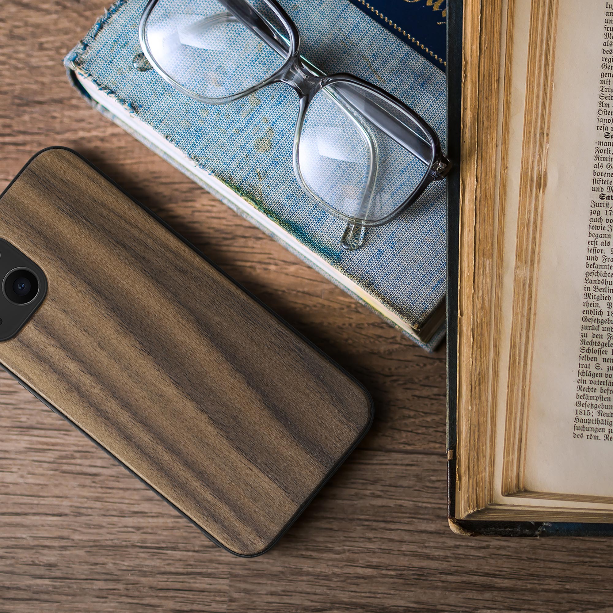 Dřevěný kryt kwmobile pro iPhone 13 - tmavě hnědá