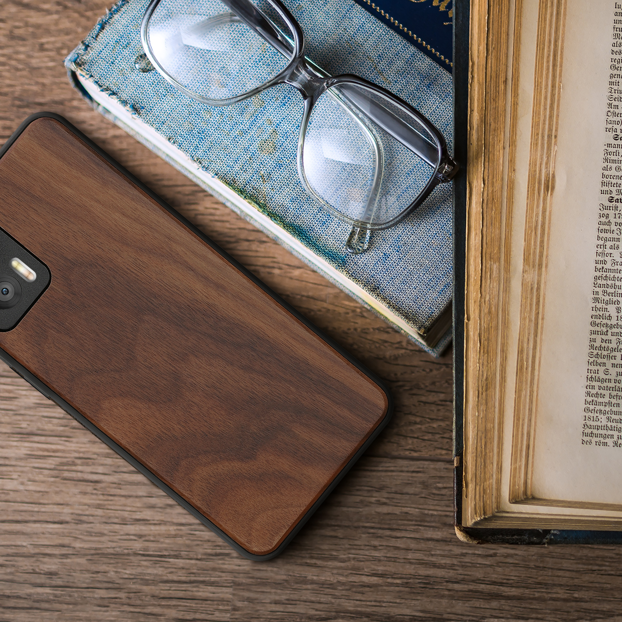 Dřevěný kryt na mobil Motorola Edge 30 Neo kwmobile dřevěný tmavě hnědý