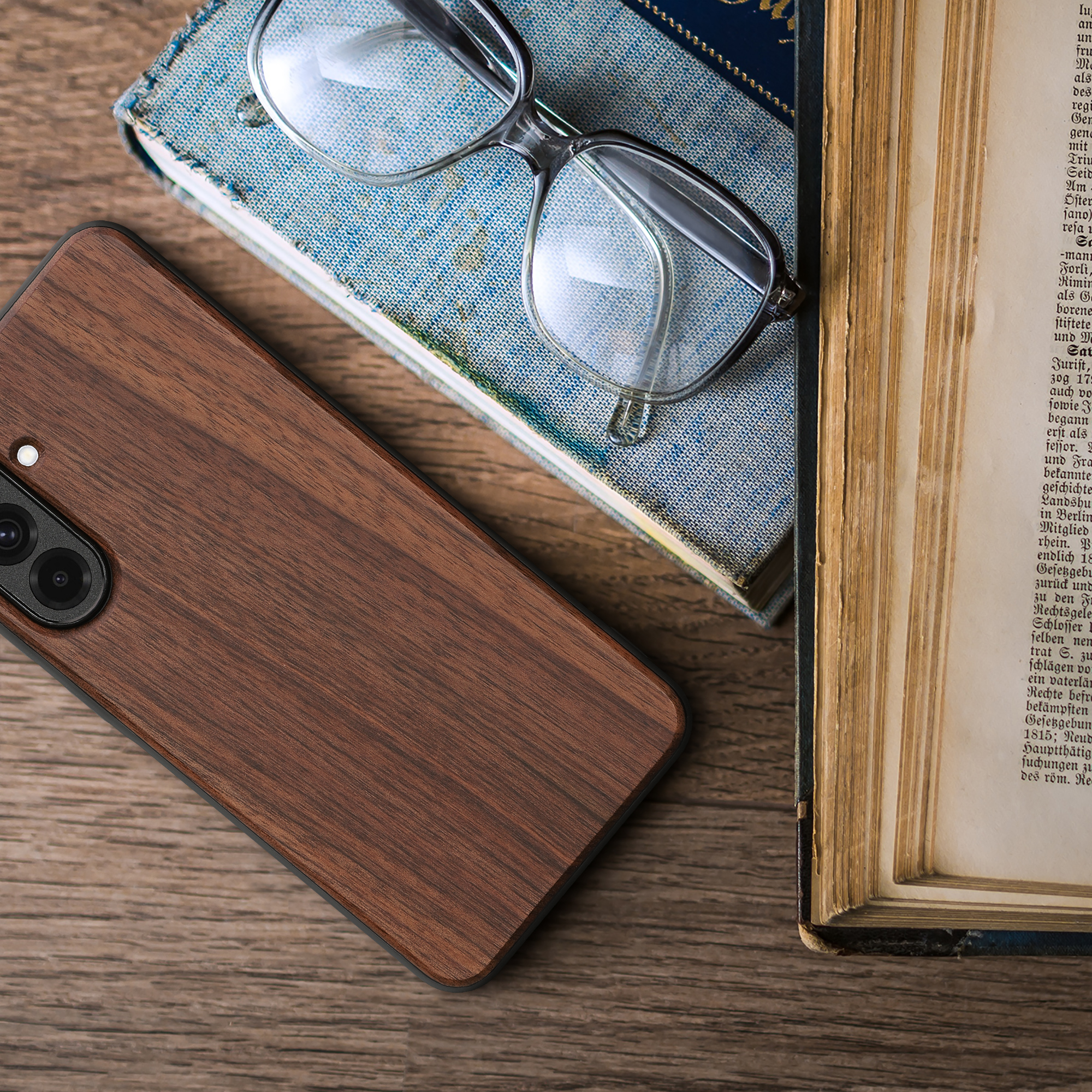 Dřevěný kryt na mobil Samsung Galaxy A36 5G kwmobile tmavě hnědý