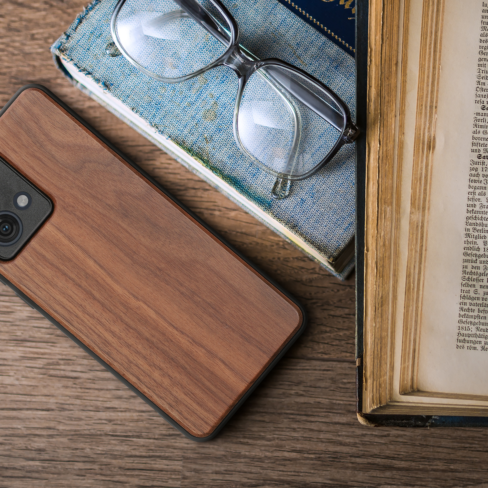 Kwmobile Dřevěný kryt Motorola Moto G84 5G tmavě hnědá