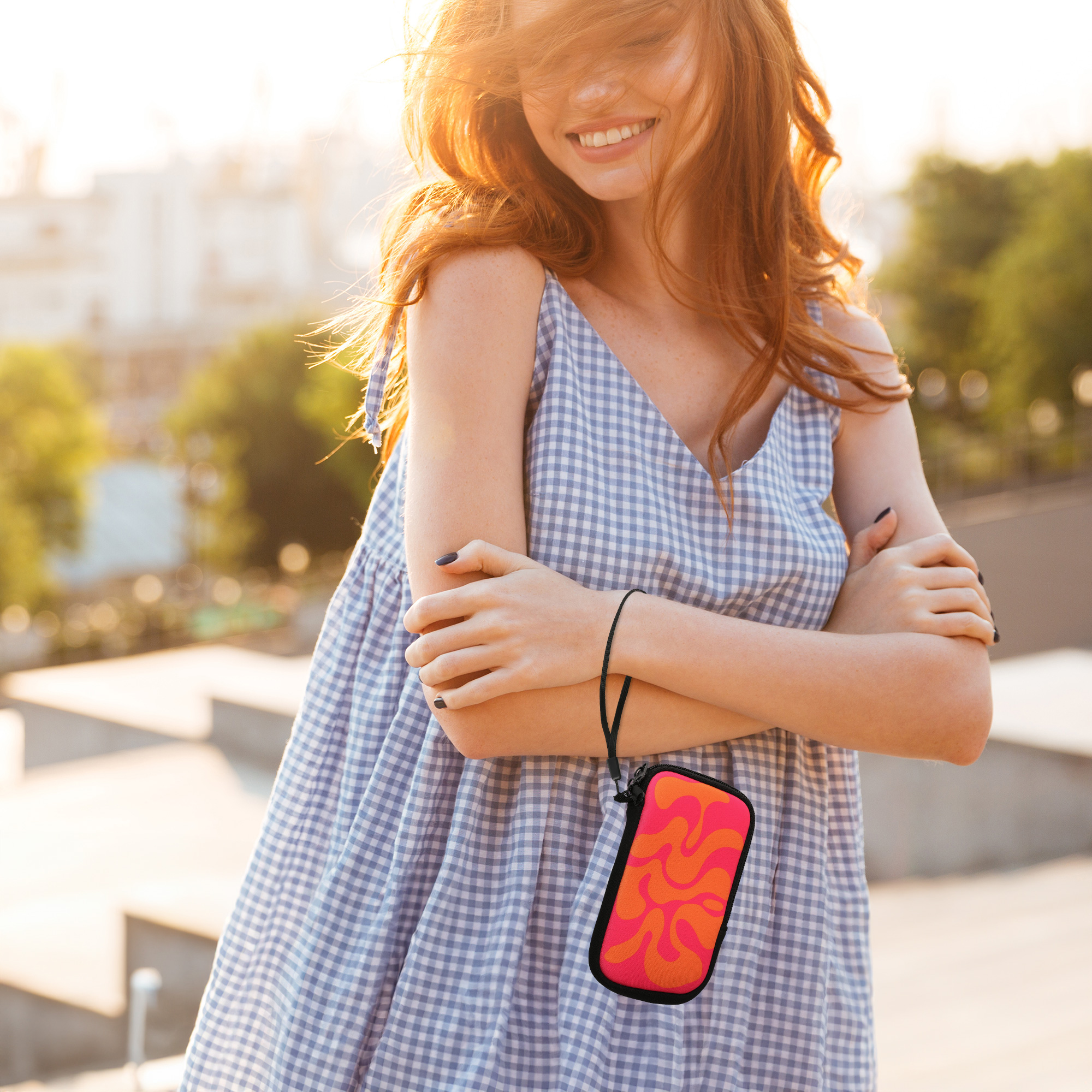 kwmobile univerzální pouzdro na mobil L 6.5", neopren, Abstract Wave tmavě růžová / oranžová