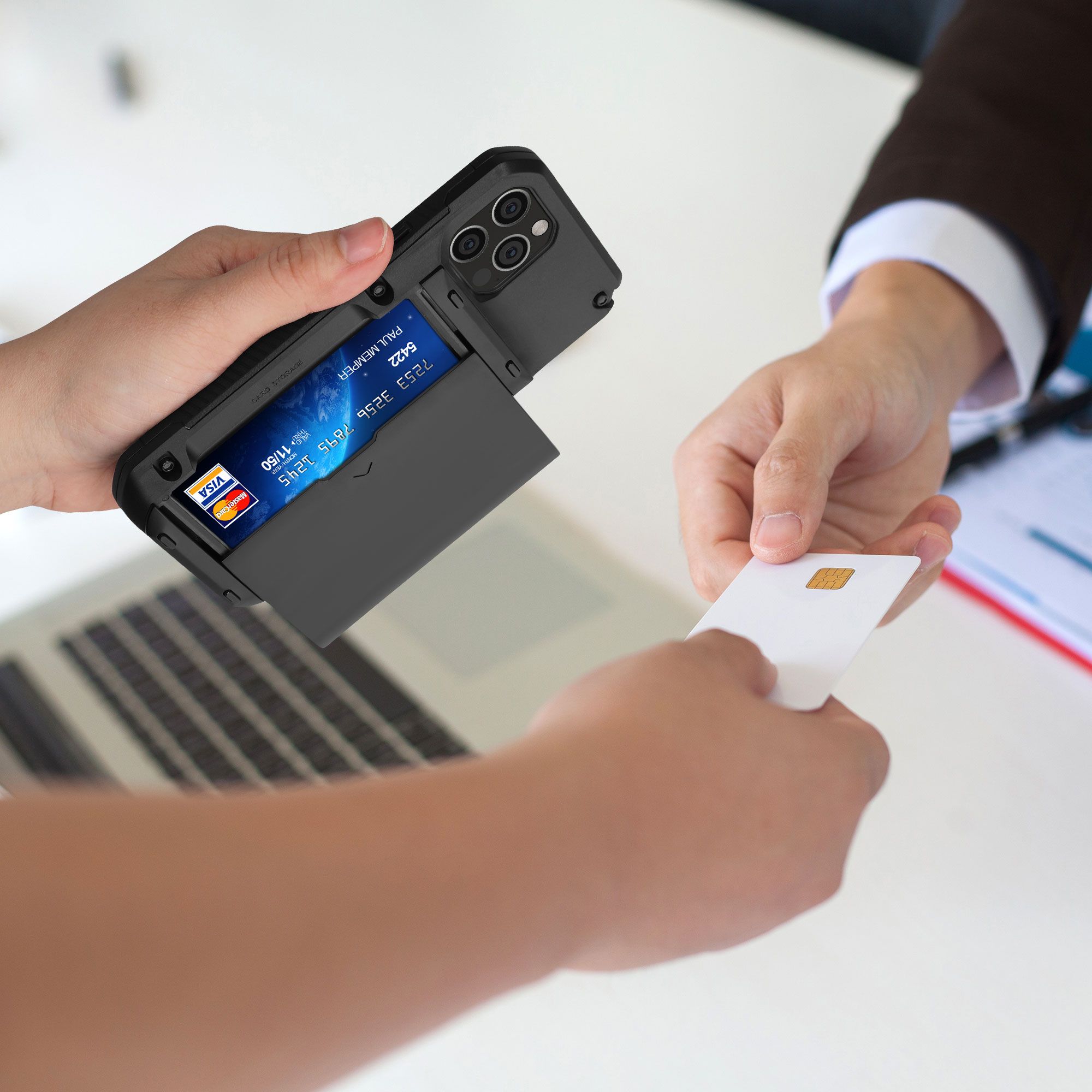 Kryt kwmobile s přihrádkou na kartu iPhone 14 černá