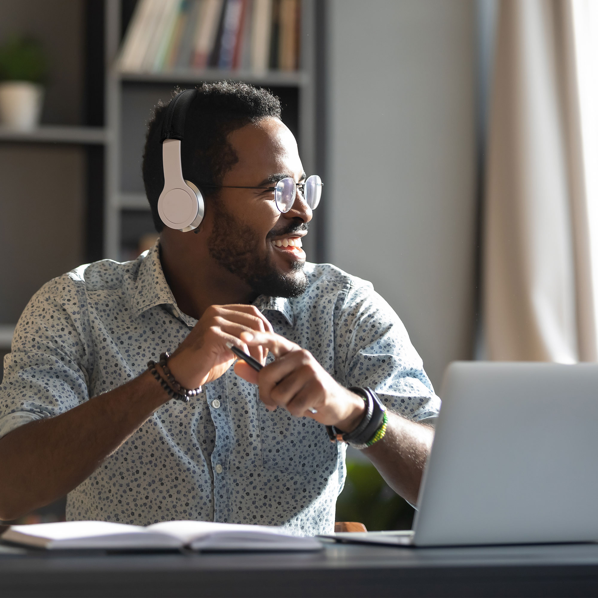 Chránič náhlavního mostu pro AudioTechnica ATH-S200BT / ATH-S220BT kwmobile se zipem neoprenové - černá