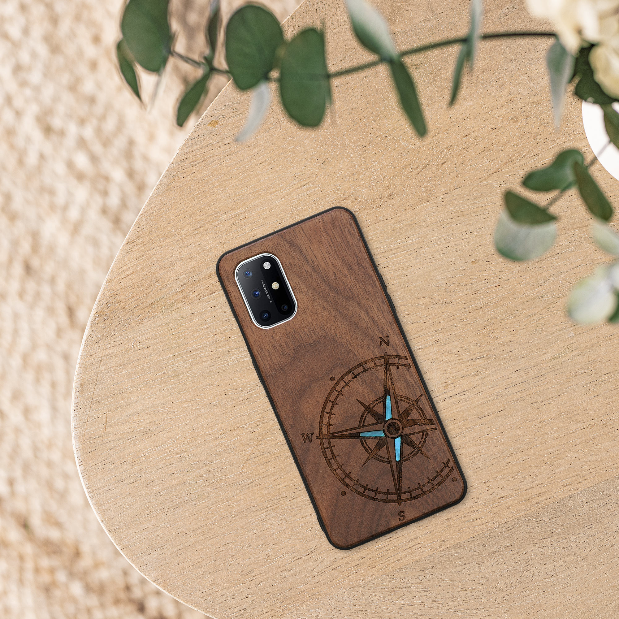 Dřevěný kryt na mobil OnePlus 8T kwmobile TPU rámeček tmavě hnědá