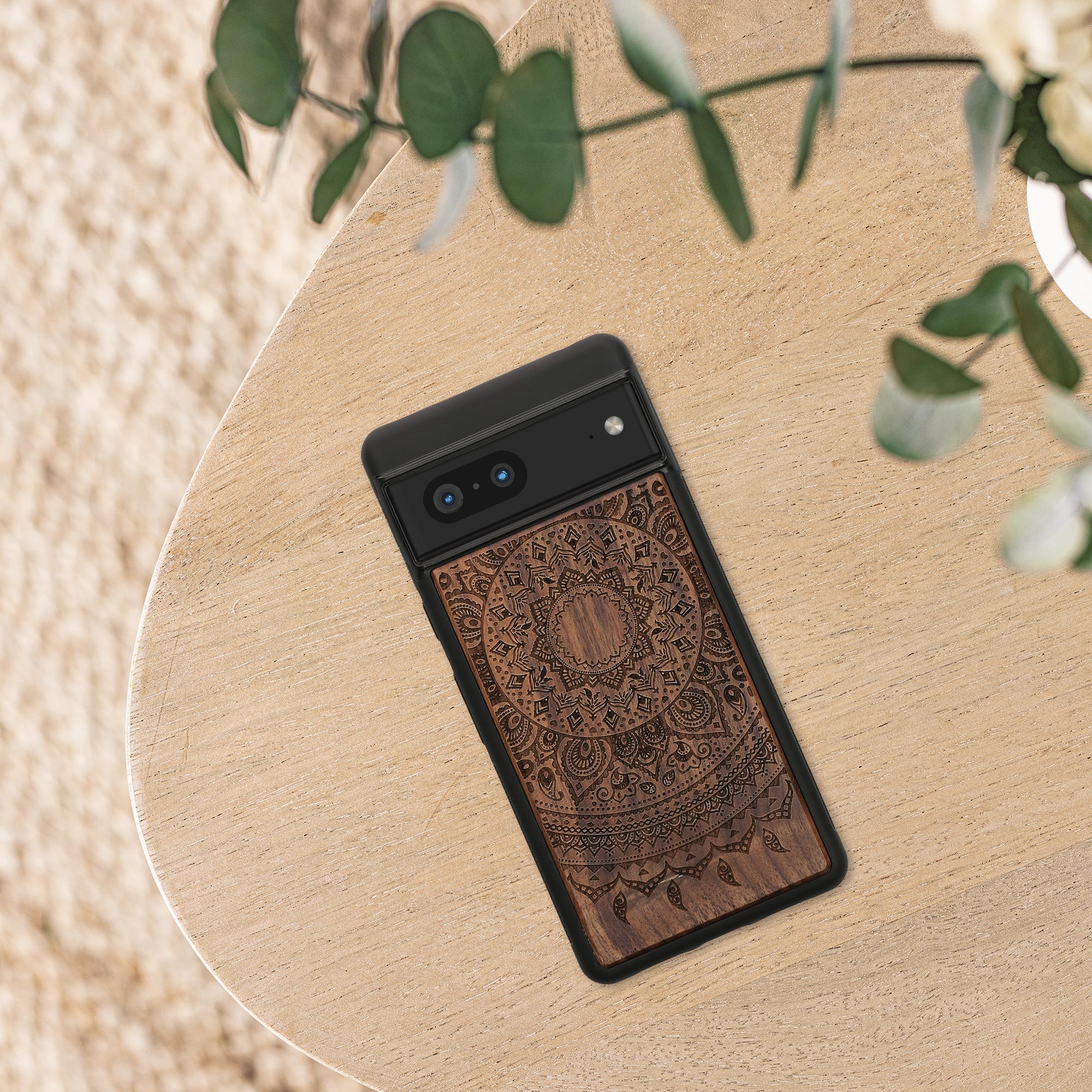Dřevěný kryt kwmobile pro Google Pixel 7 - tmavě hnědá