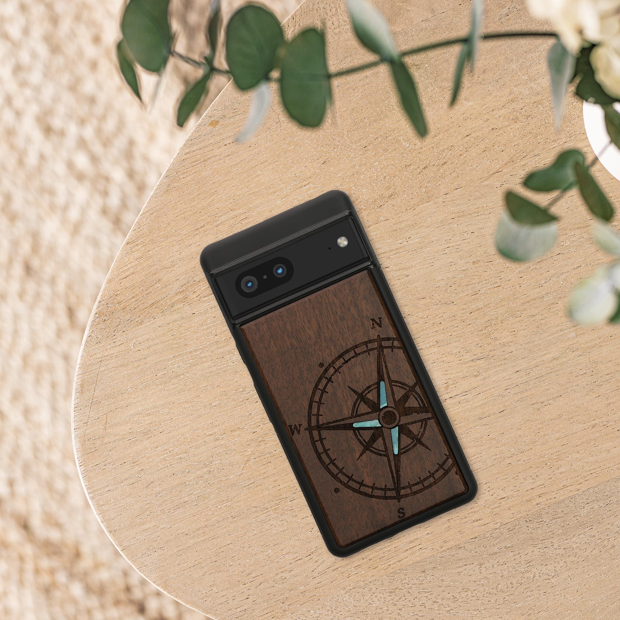 Dřevěný kryt kwmobile pro Google Pixel 7 - tmavě hnědá