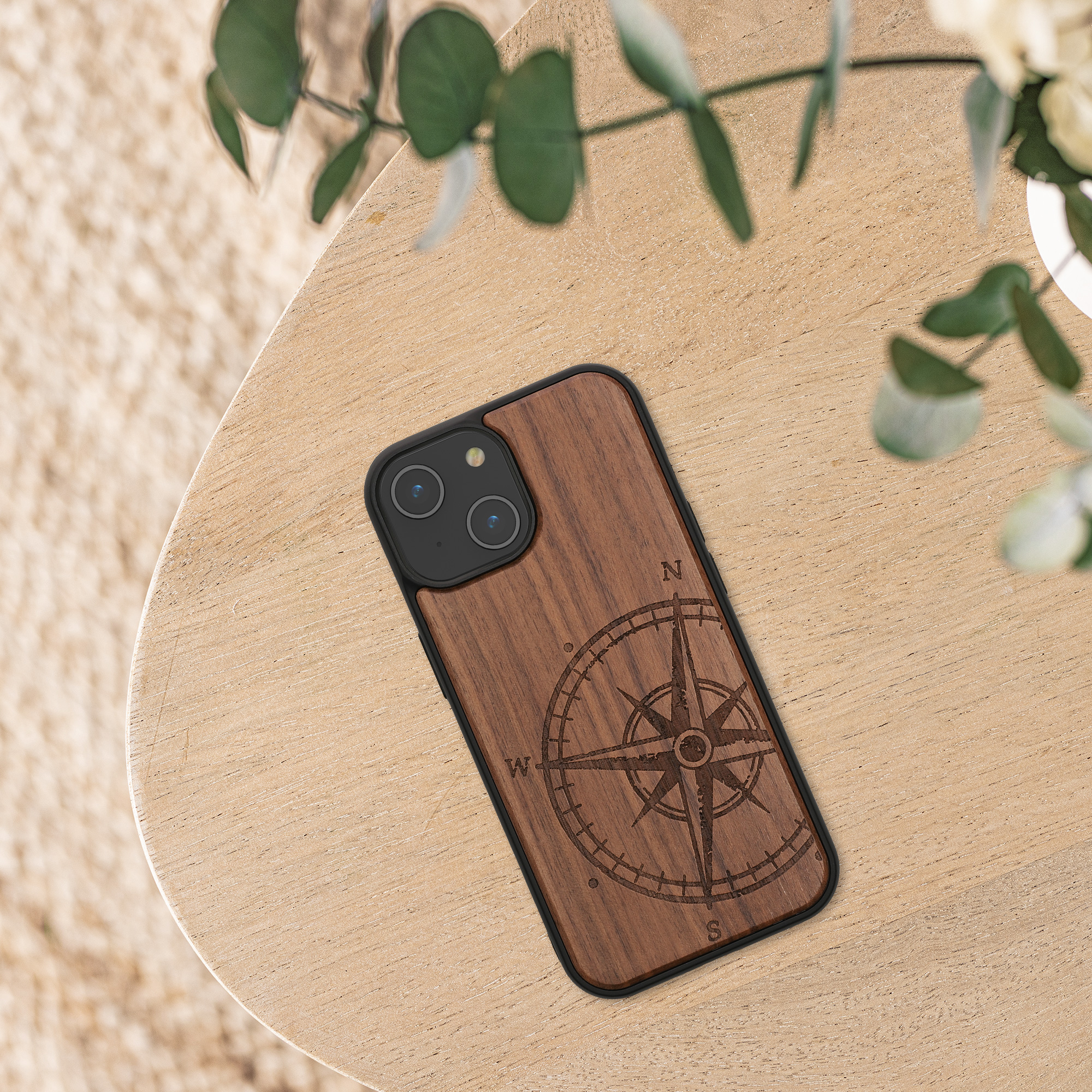 Kryt kwmobile dřevo iPhone 15 tmavě hnědá