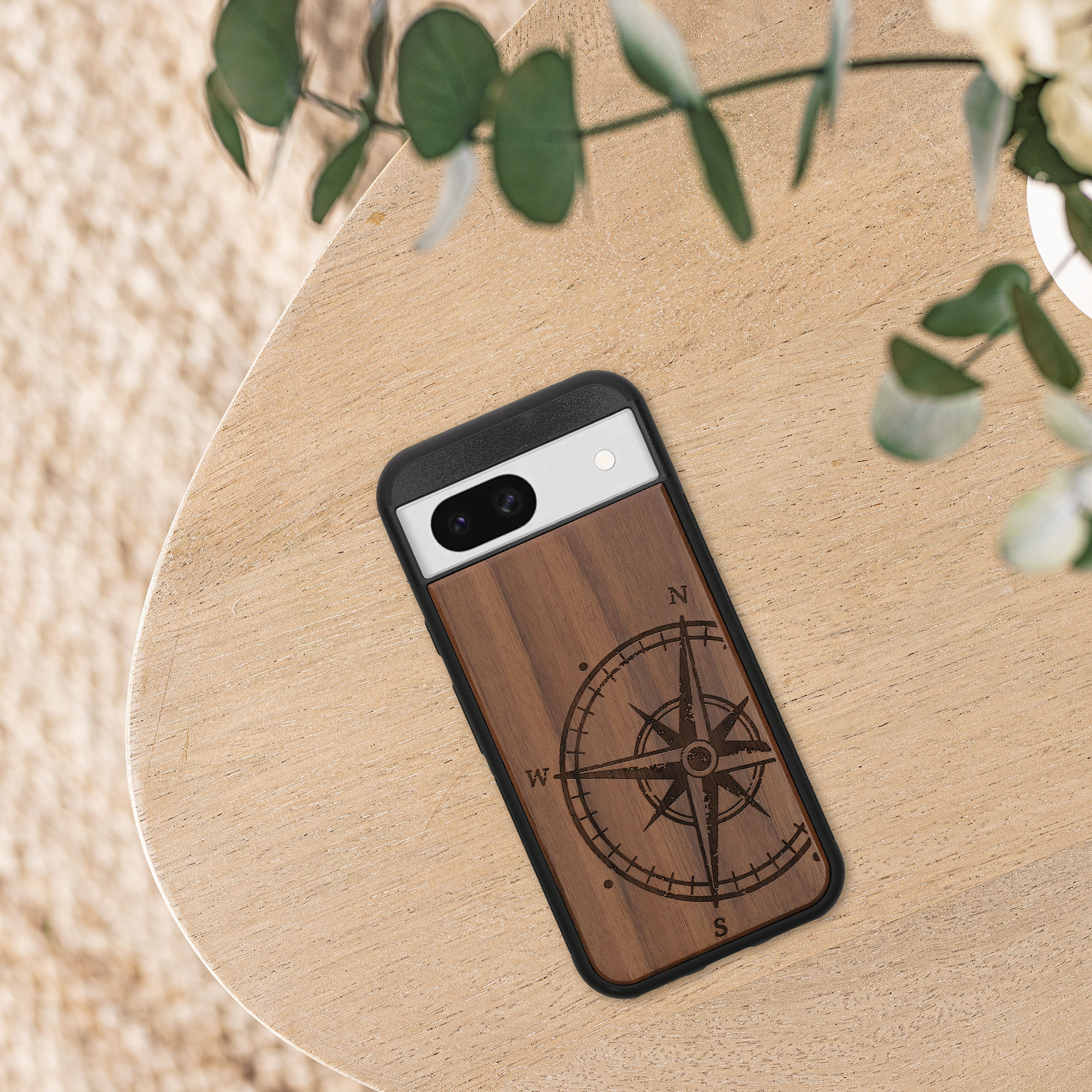 Dřevěný kryt kwmobile pro Google Pixel 8a - Hard Cover in Dark Brown