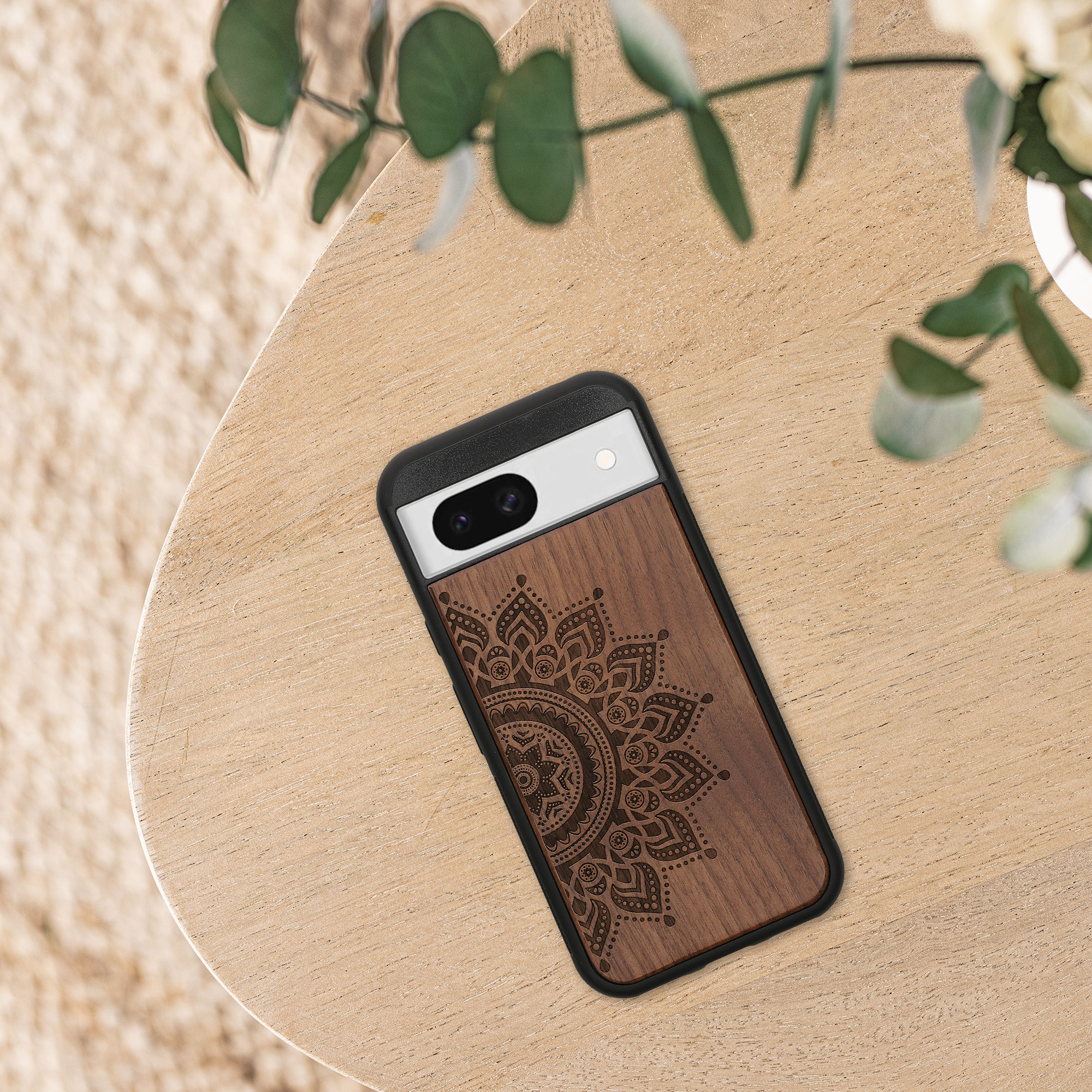 Dřevěný kryt kwmobile pro Google Pixel 8a - Hard Cover in Dark Brown