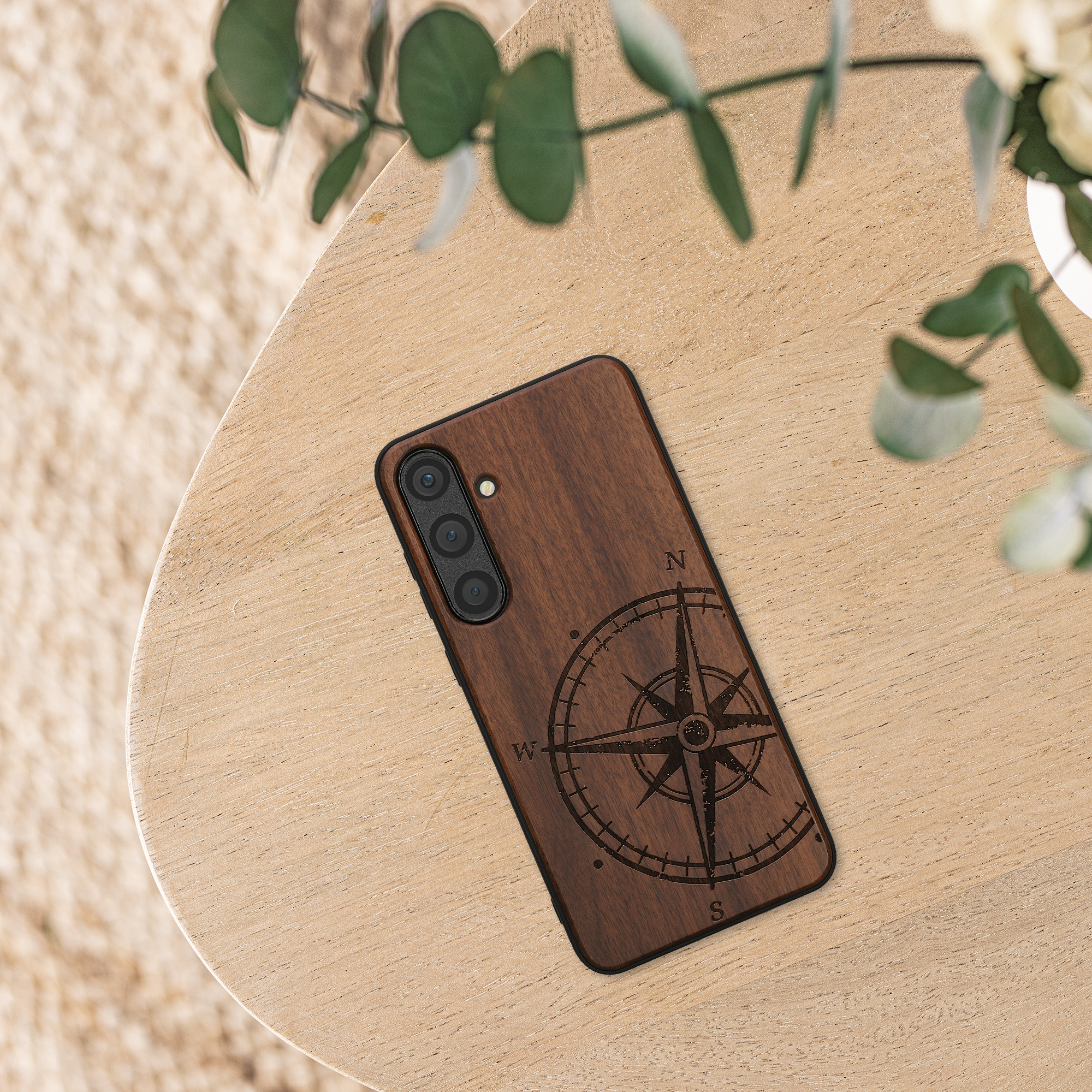 Dřevěný kryt Samsung Galaxy S24 Plus kwmobile tmavě hnědá