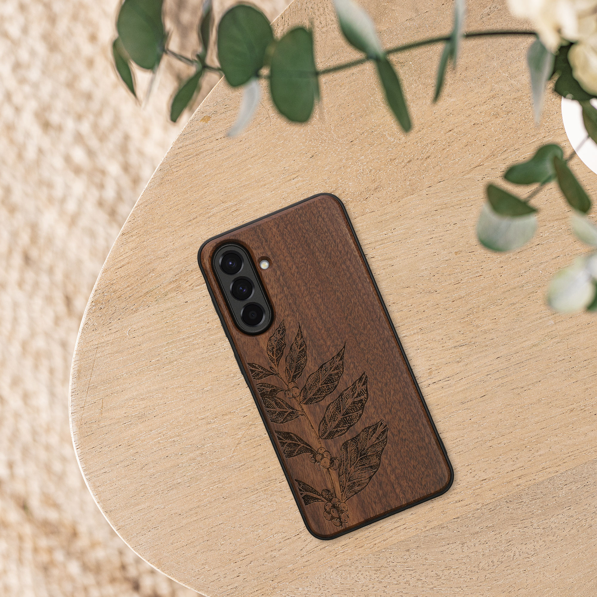 Dřevěný kryt na mobil Samsung Galaxy A56 5G kwmobile TPU rámeček Tmavě hnědá