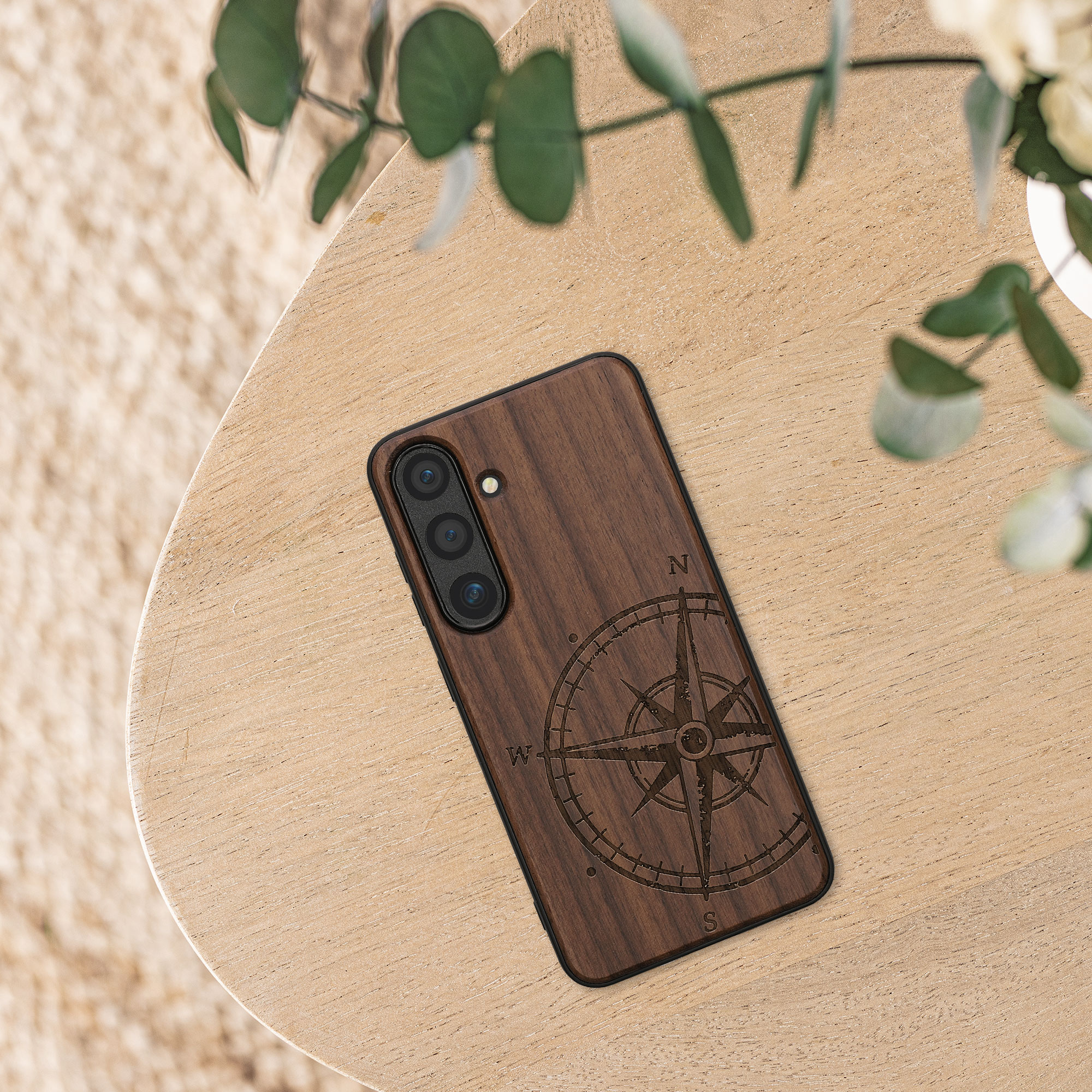 Dřevěný kryt Samsung Galaxy S25 kwmobile tmavě hnědá