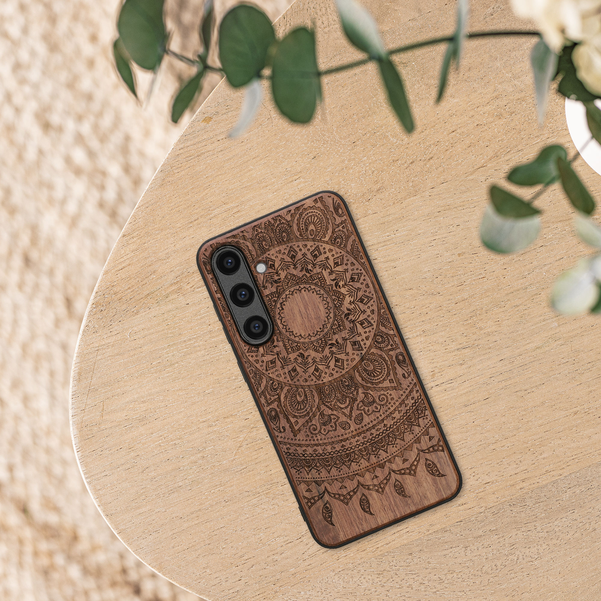 Dřevěný kryt Samsung Galaxy S24 FE kwmobile tmavě hnědá
